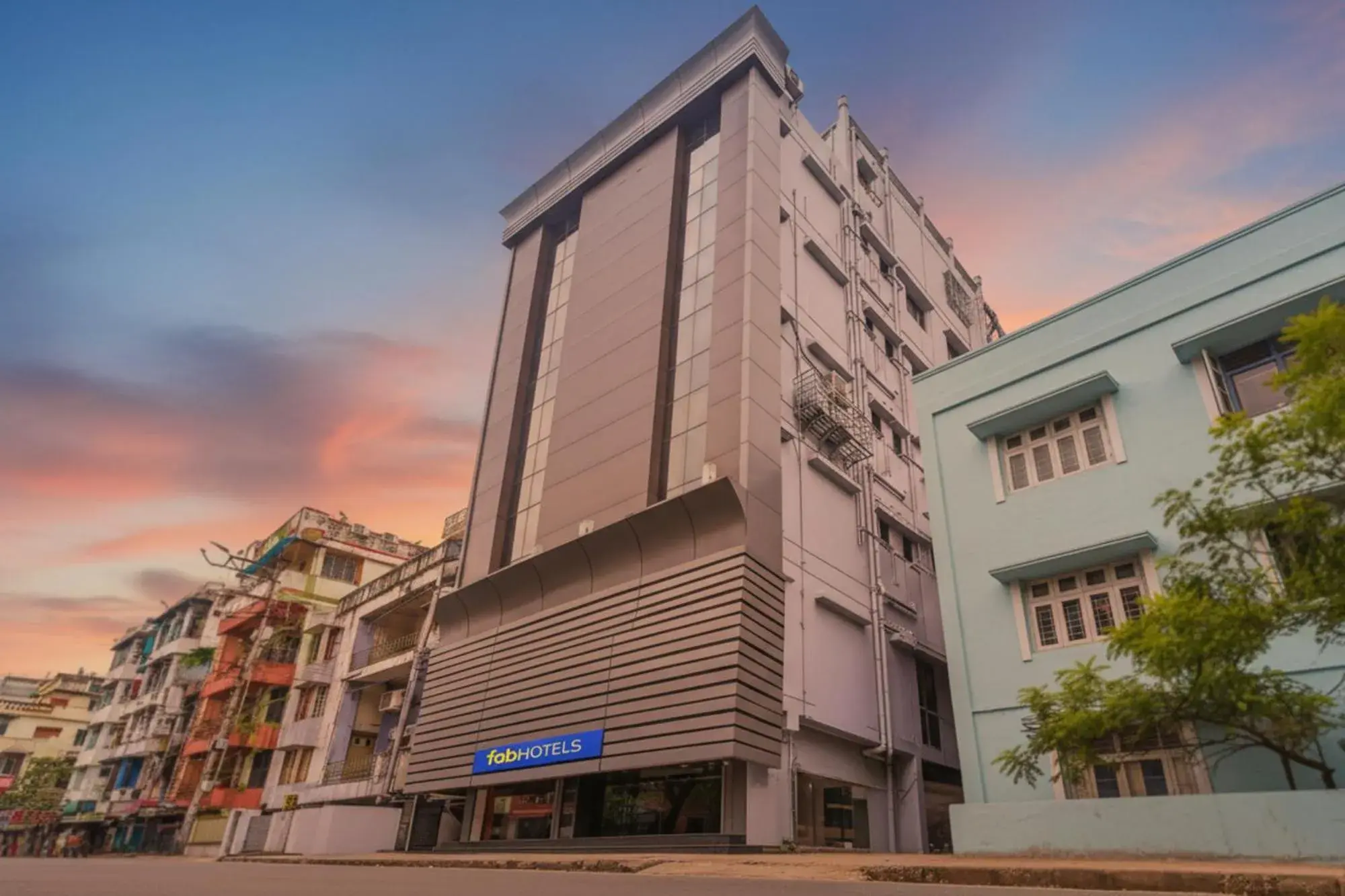 Property building in FabHotel Eros 211 - Nr Sreebhumi Property building in FabHotel Eros 211 - Nr Sreebhumi