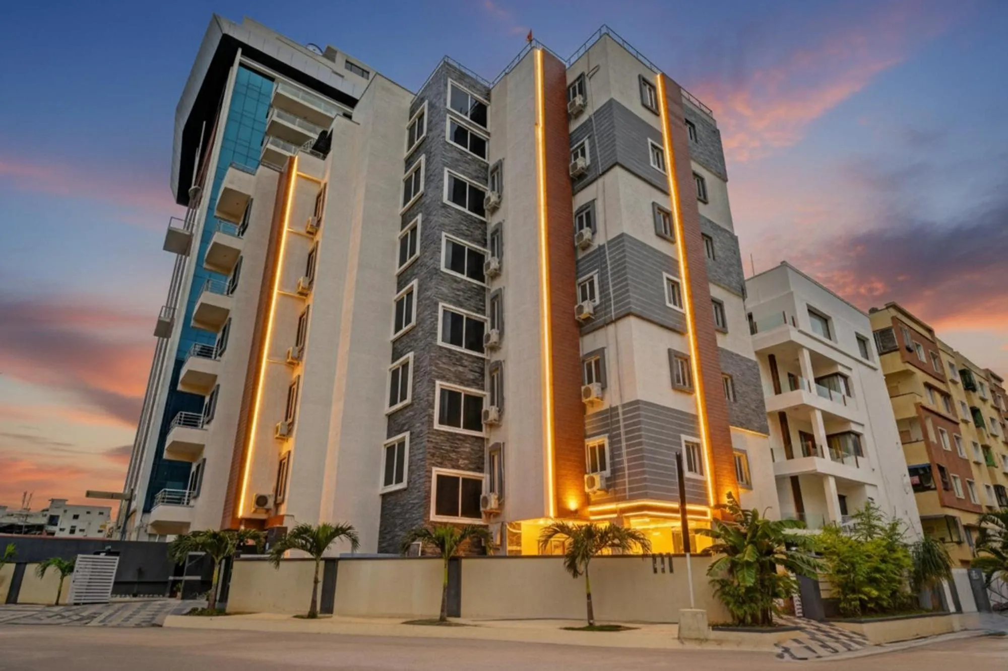 FabHotel White House Leo