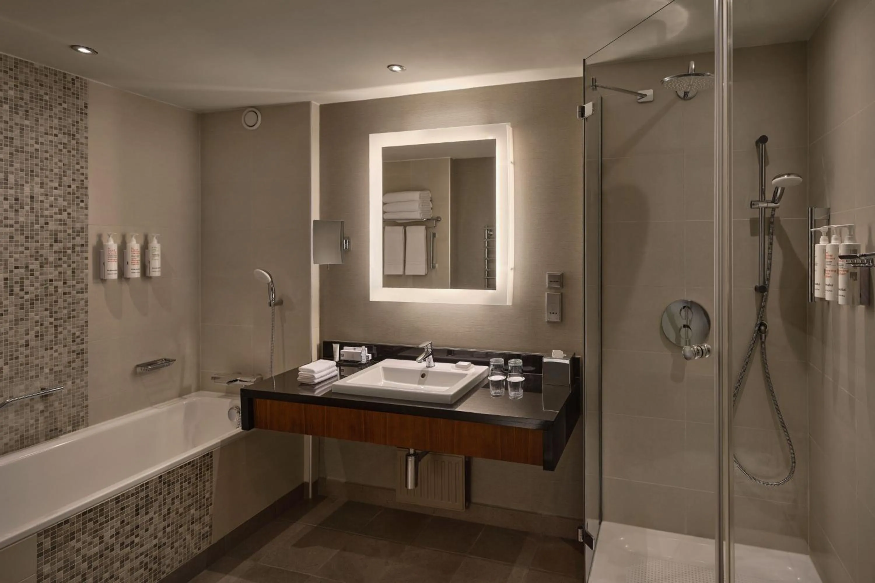 Bathroom in Budapest Marriott Hotel