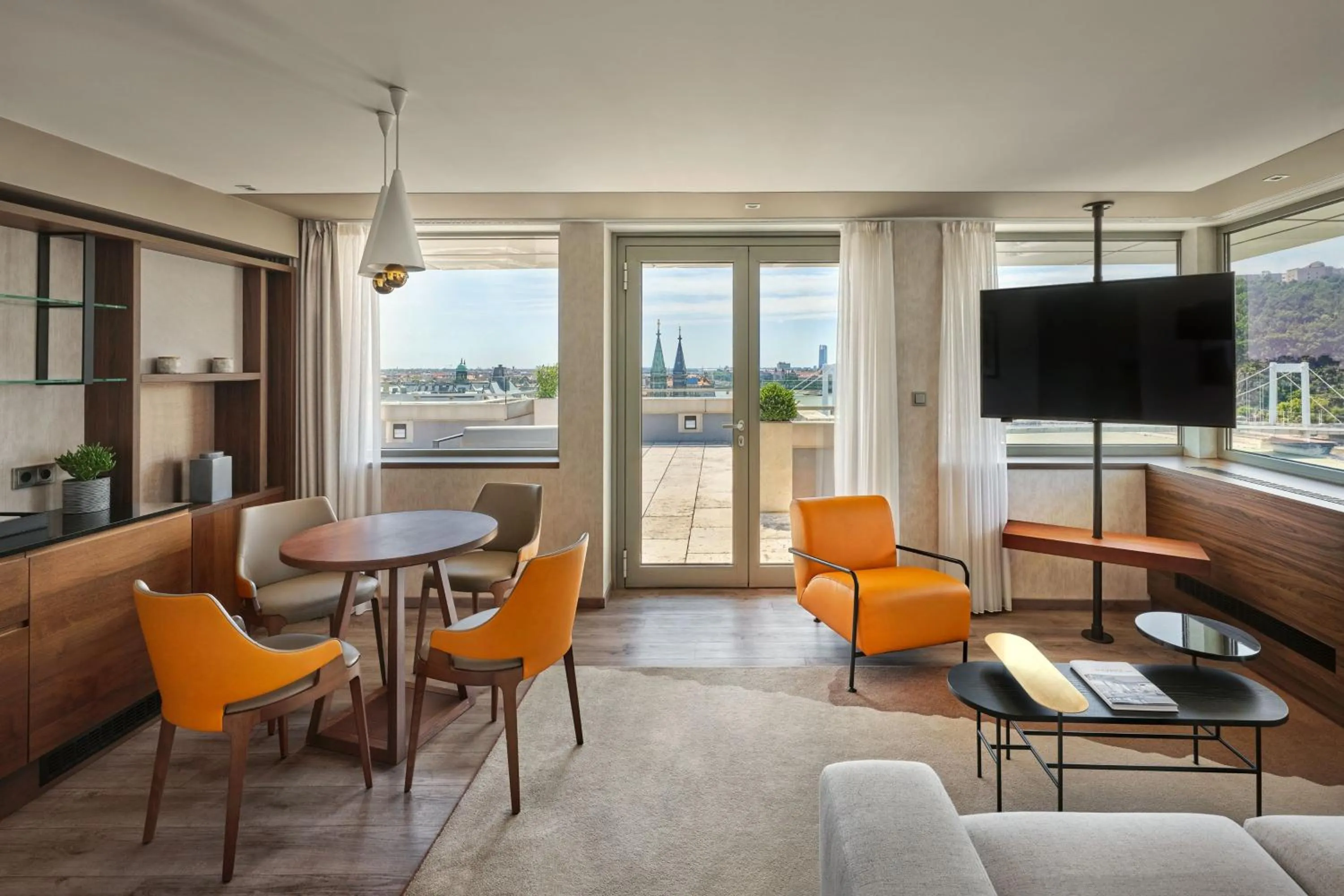 Living room in Budapest Marriott Hotel