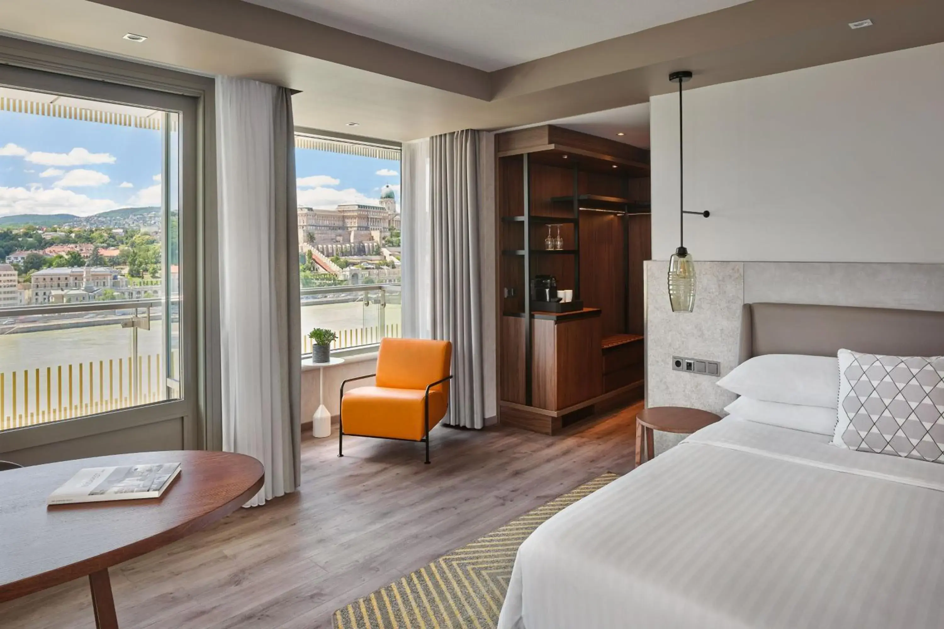 Corner Studio Suite with M Club Lounge Access in Budapest Marriott Hotel Corner Studio Suite with M Club Lounge Access in Budapest Marriott Hotel