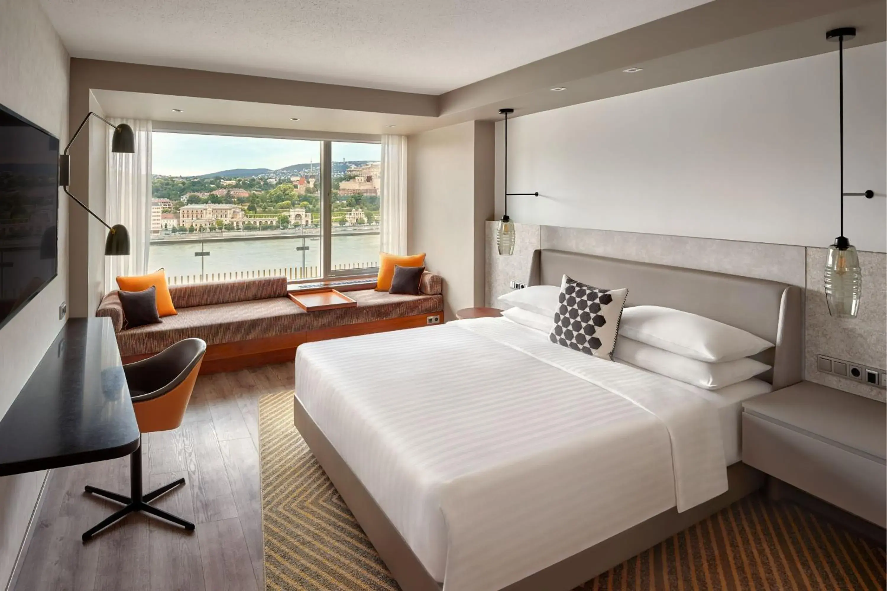 Deluxe View Room, Guest room, 1 King in Budapest Marriott Hotel Deluxe View Room, Guest room, 1 King in Budapest Marriott Hotel