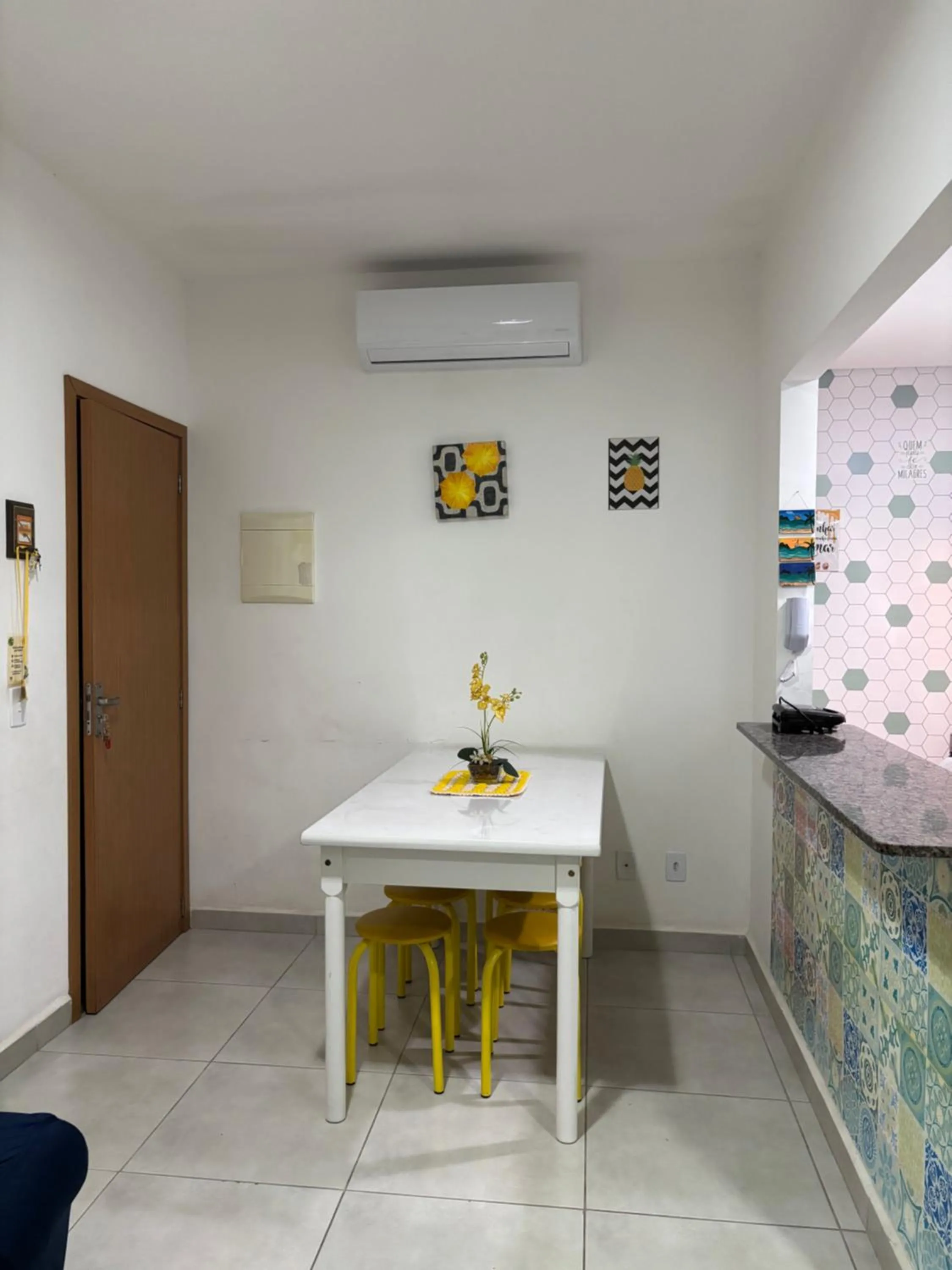 Apê Amarelo Ubatuba