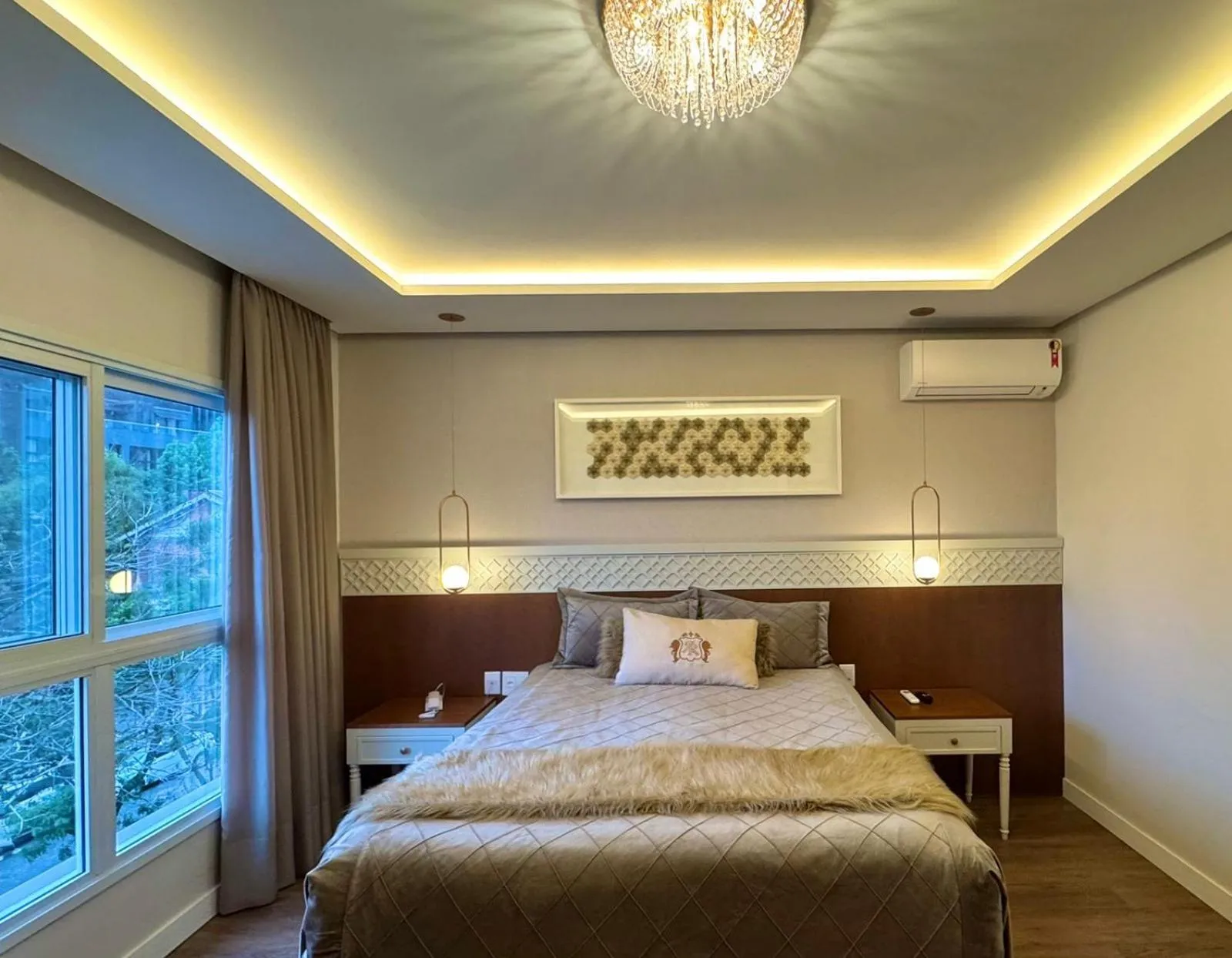 Bedroom, Bed in Hotel e Restaurante GIRATÓRIO RF Vision - A melhor vista 360 de Gramado