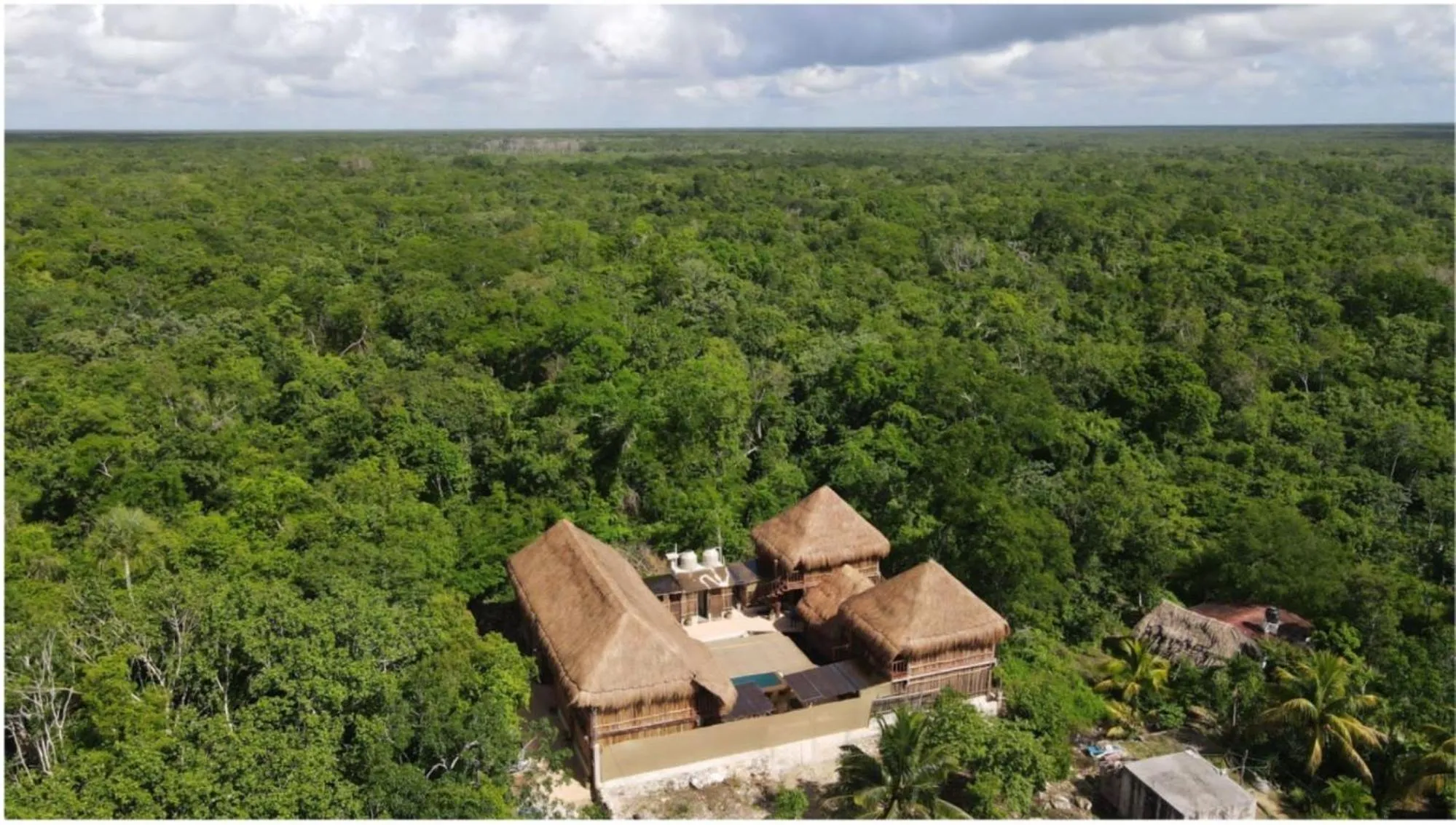 Property building in Jungla y Estrellas