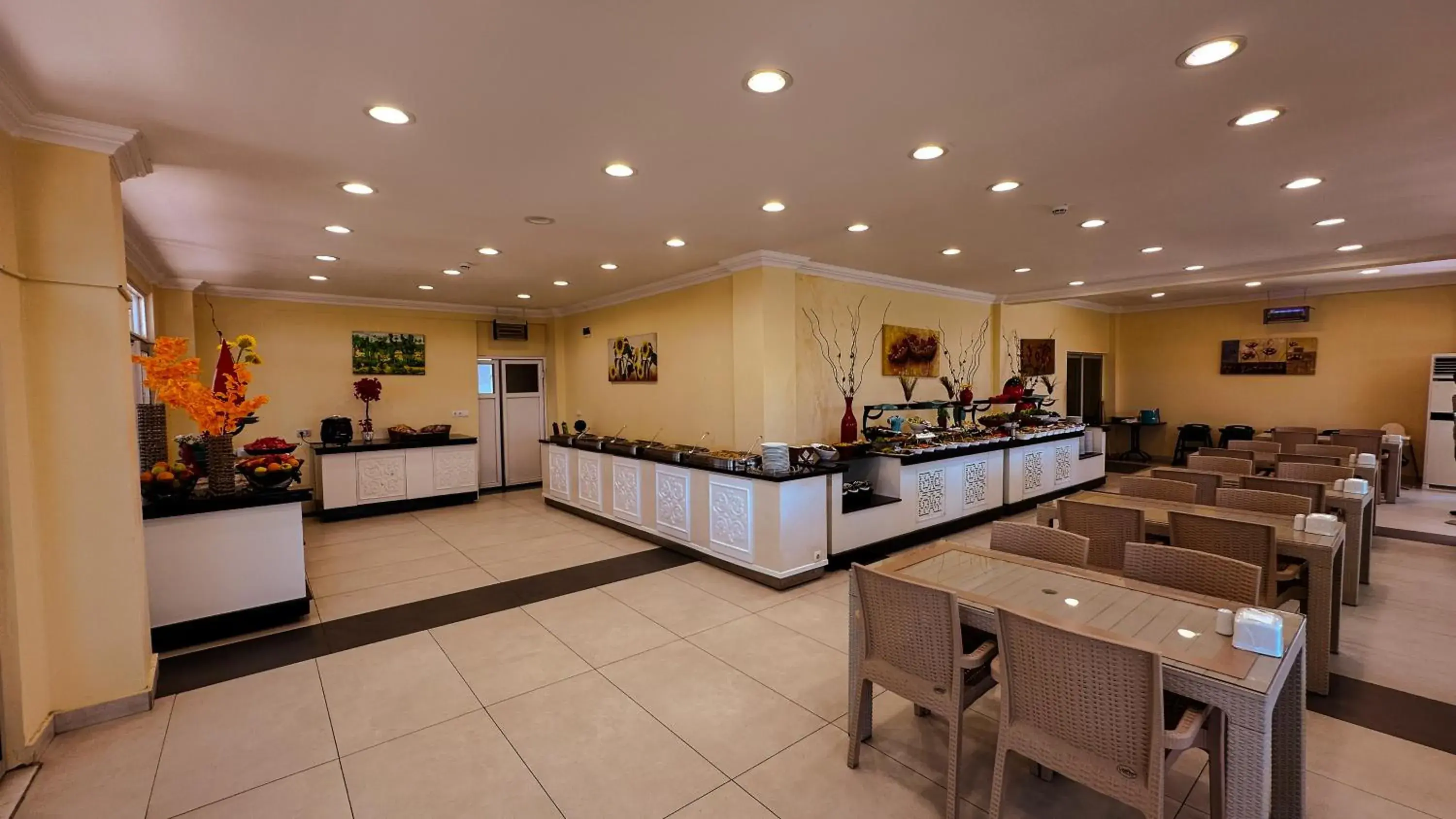 Restaurant/places to eat in Prenses Sealine Beach Hotel Restaurant/places to eat in Prenses Sealine Beach Hotel