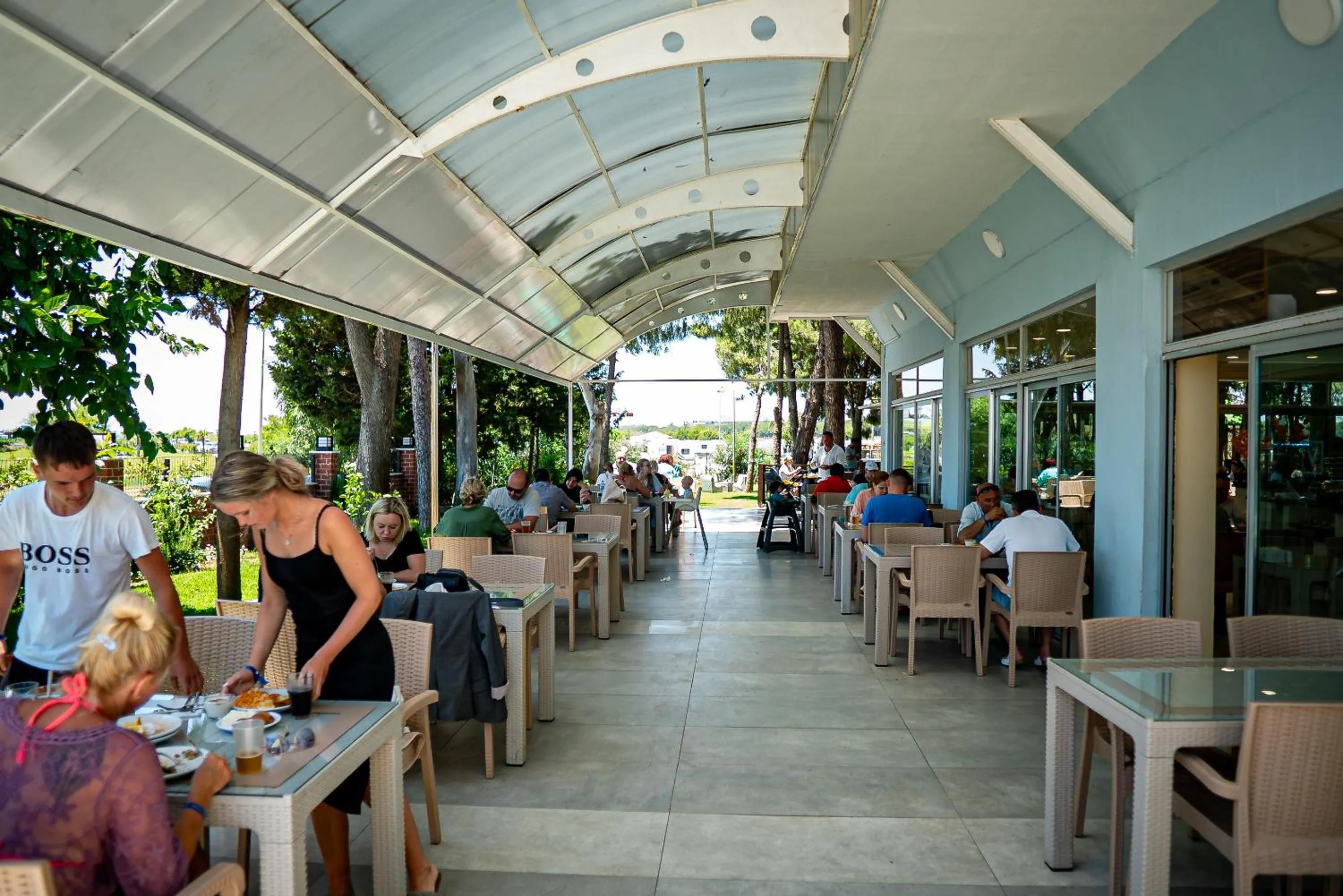 Restaurant/places to eat in Prenses Sealine Beach Hotel