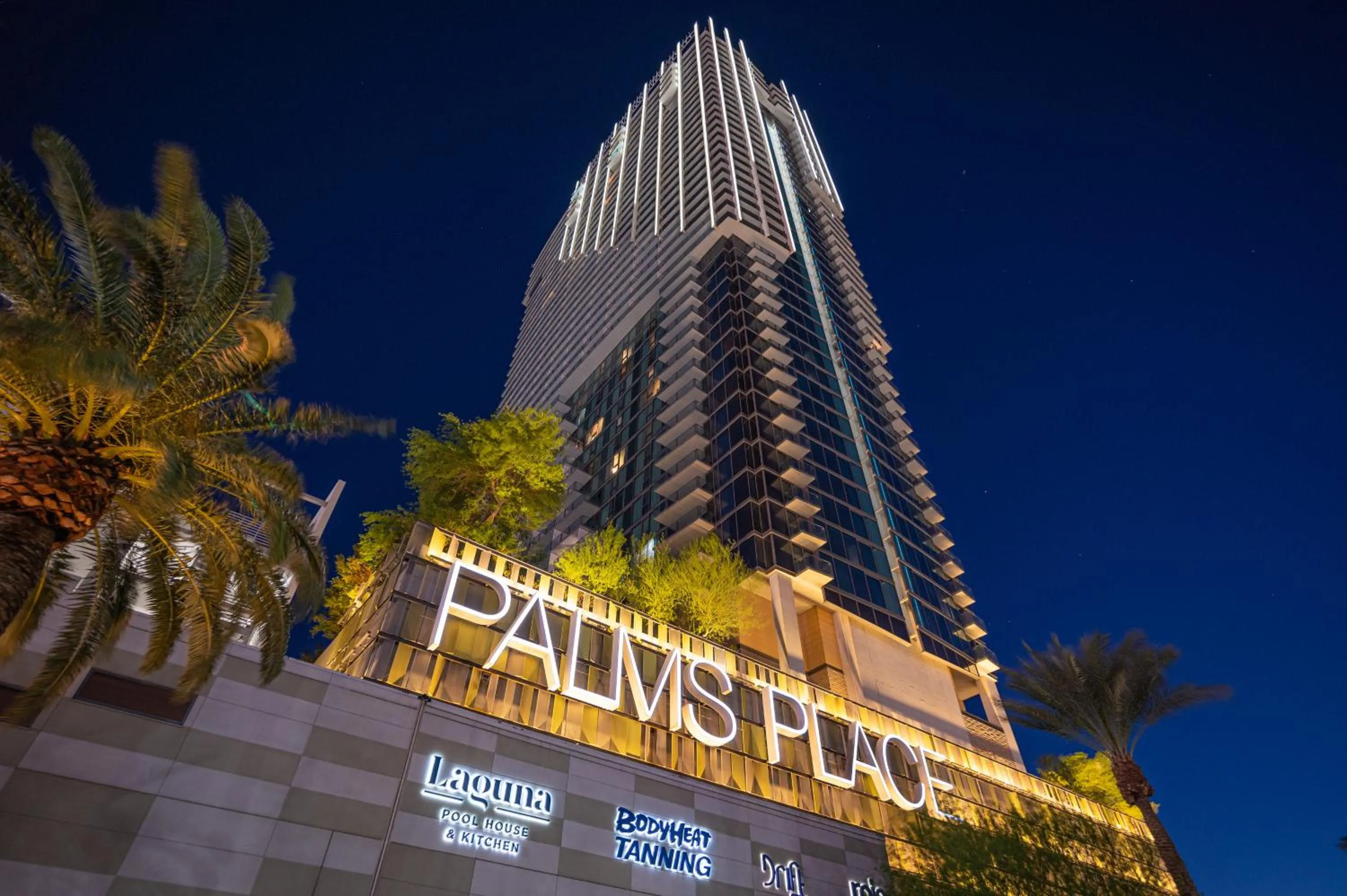 Property building in StripViewSuites at Palms Place