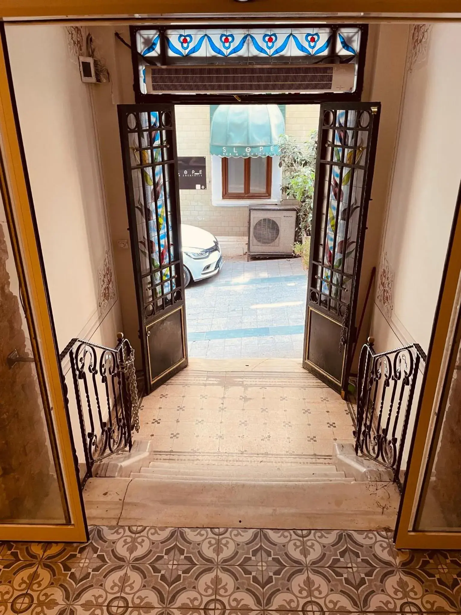 Property building in Hotel Fresia Istanbul Property building in Hotel Fresia Istanbul