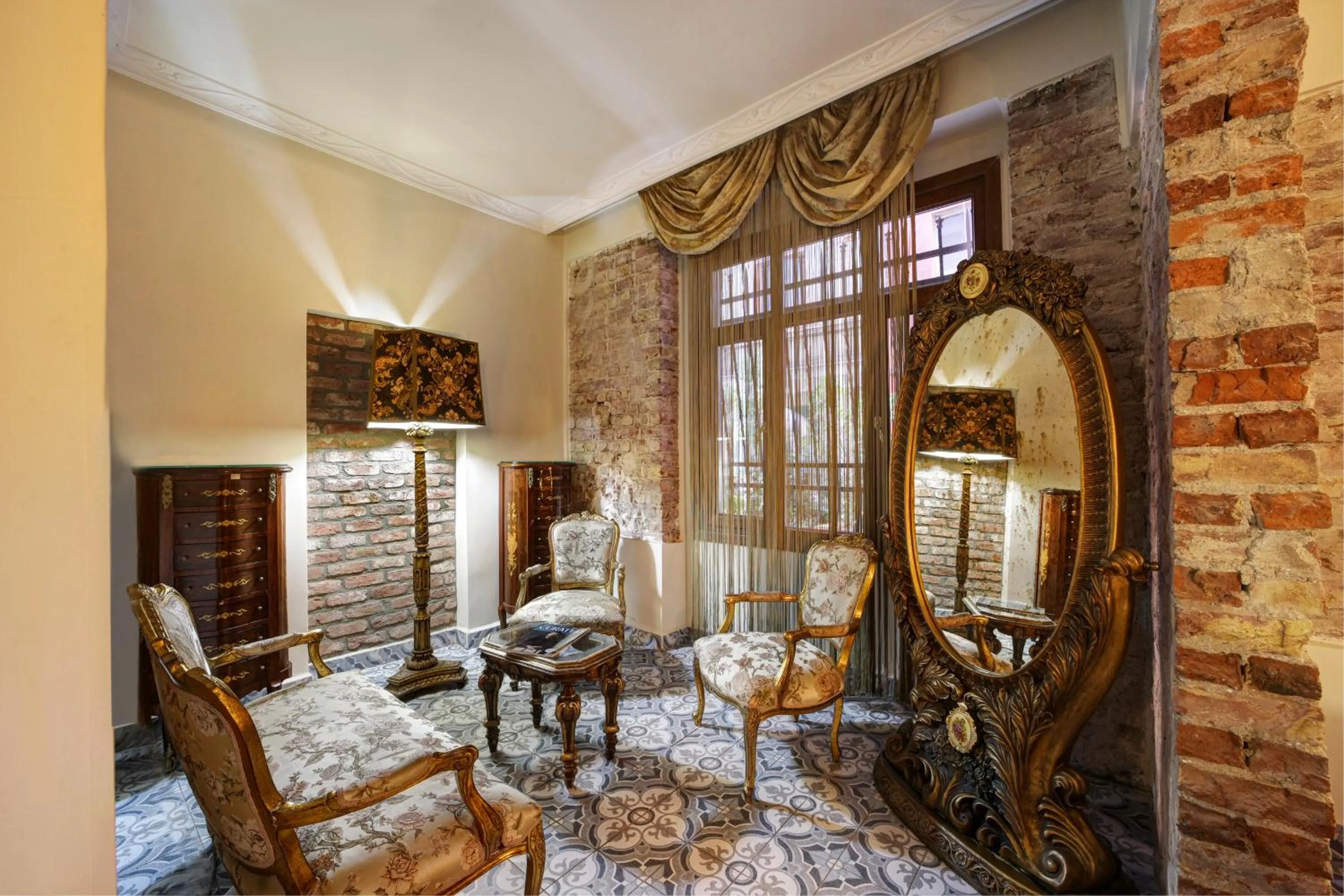 Lobby or reception in Hotel Fresia Istanbul