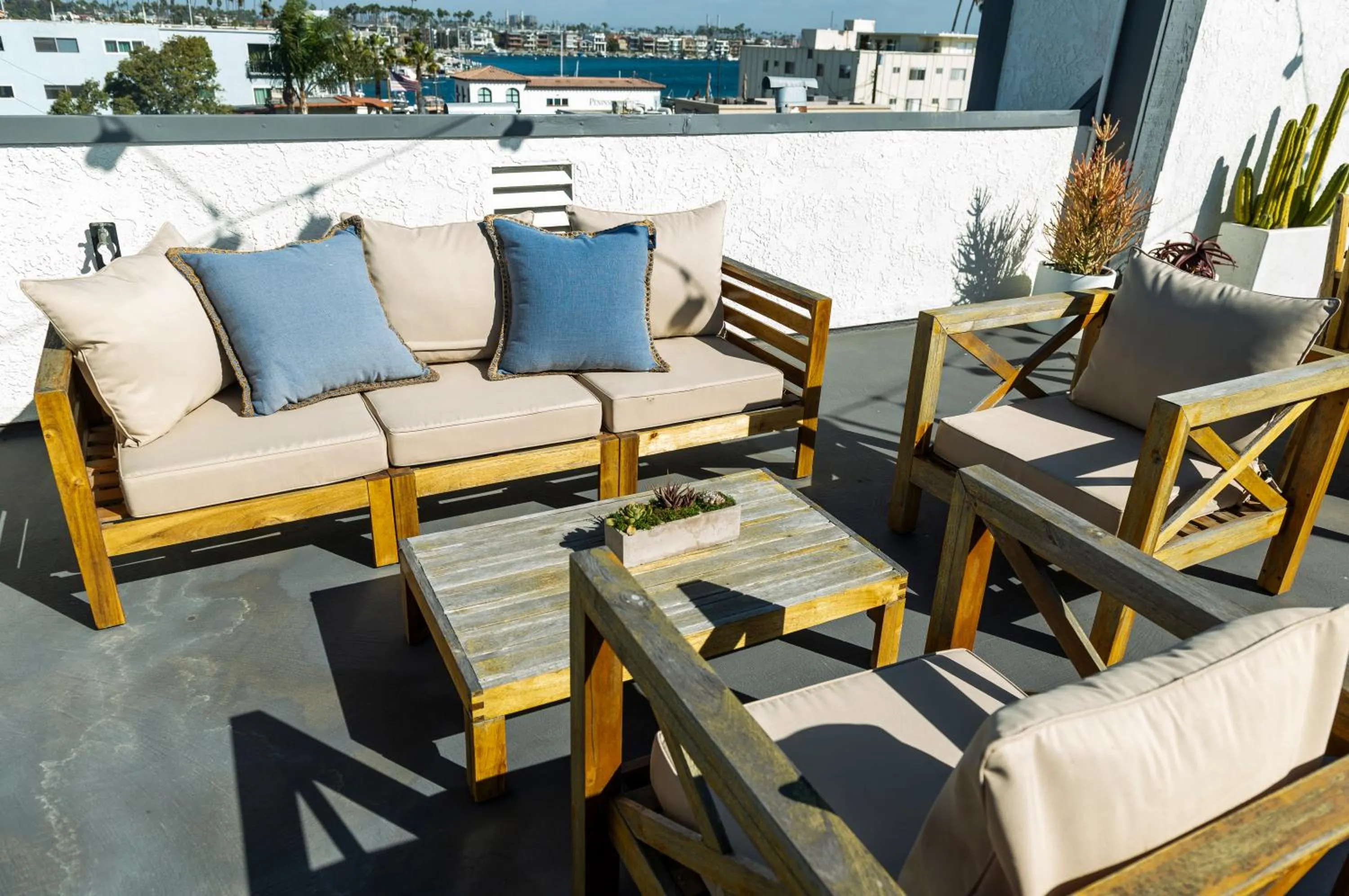 50 M to Sand LGB 2 King Suites