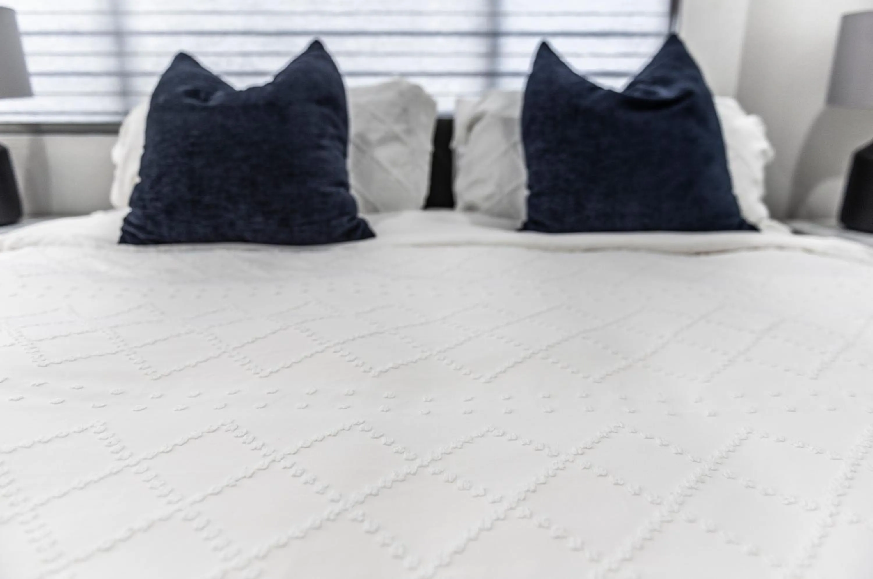 Bed in 50 M to Sand LGB 2 King Suites