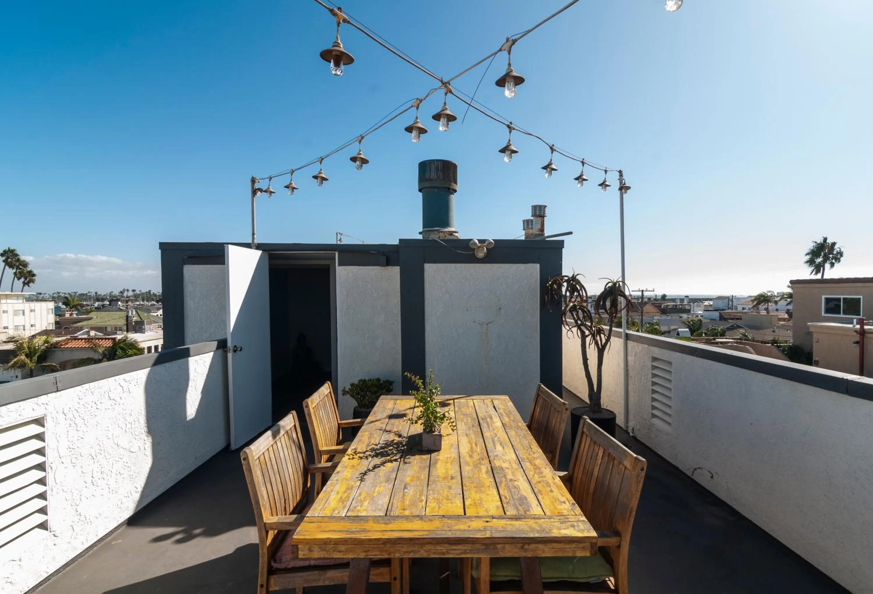 50 M to Sand LGB 2 King Suites