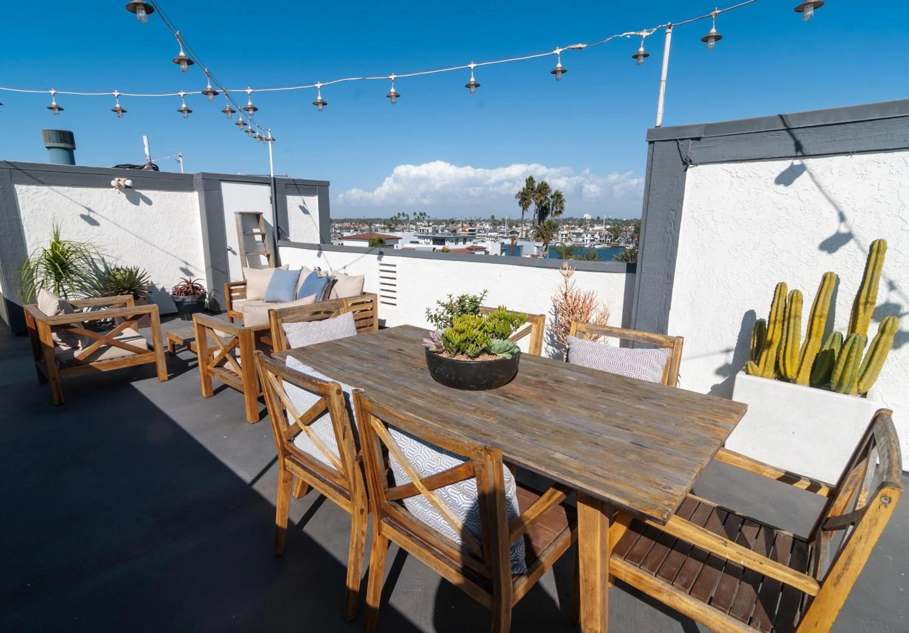 50 M to Sand LGB 2 King Suites