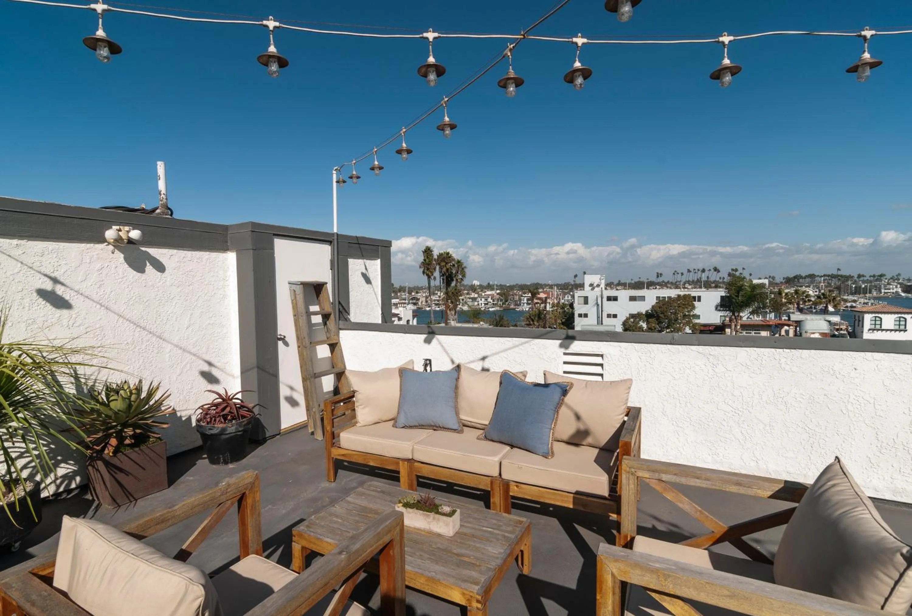 50 M to Sand LGB 2 King Suites