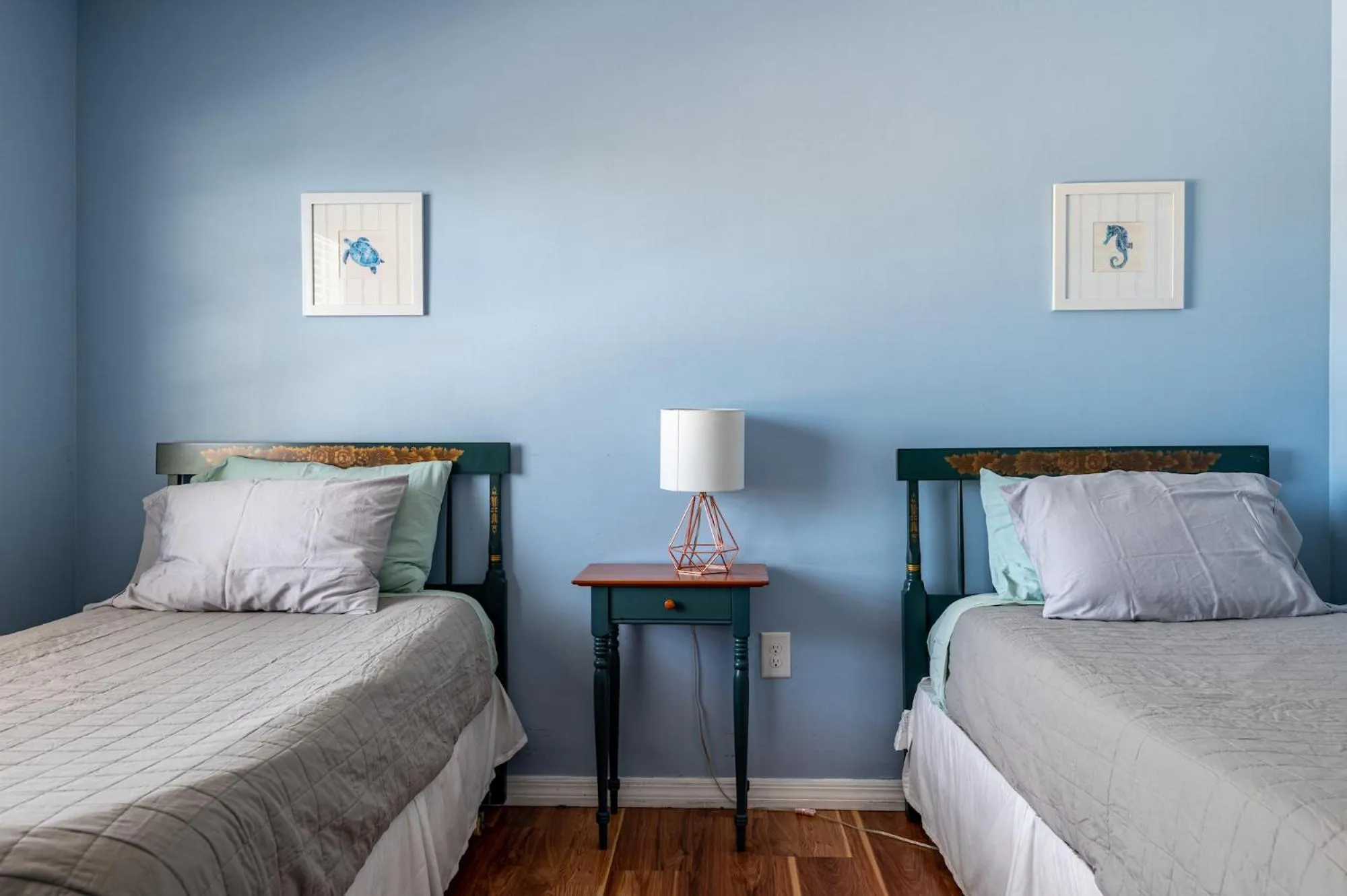 Bed in Amazing 2 Bedroom Townhouse near beach