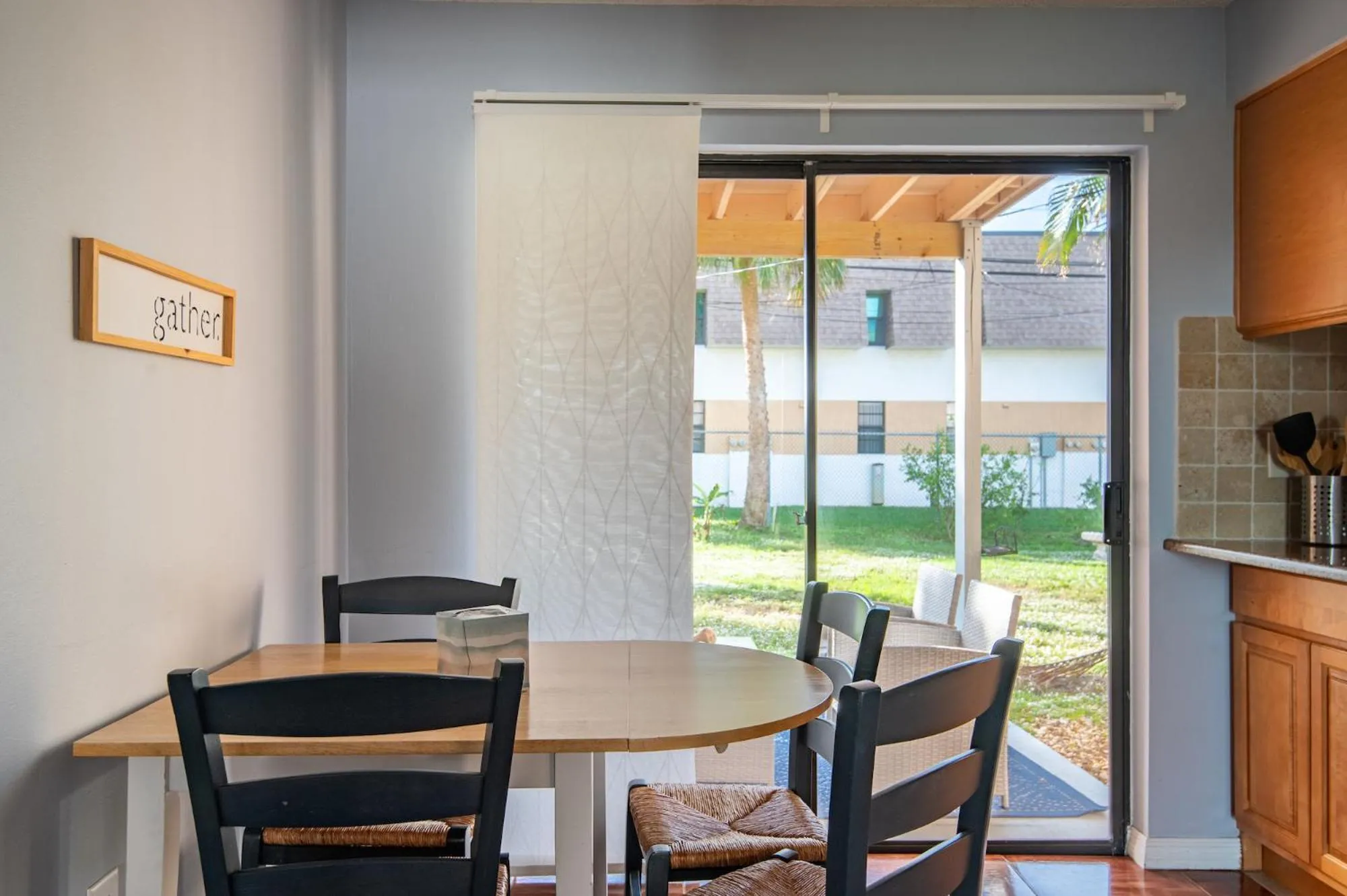 Dining area in Amazing 2 Bedroom Townhouse near beach