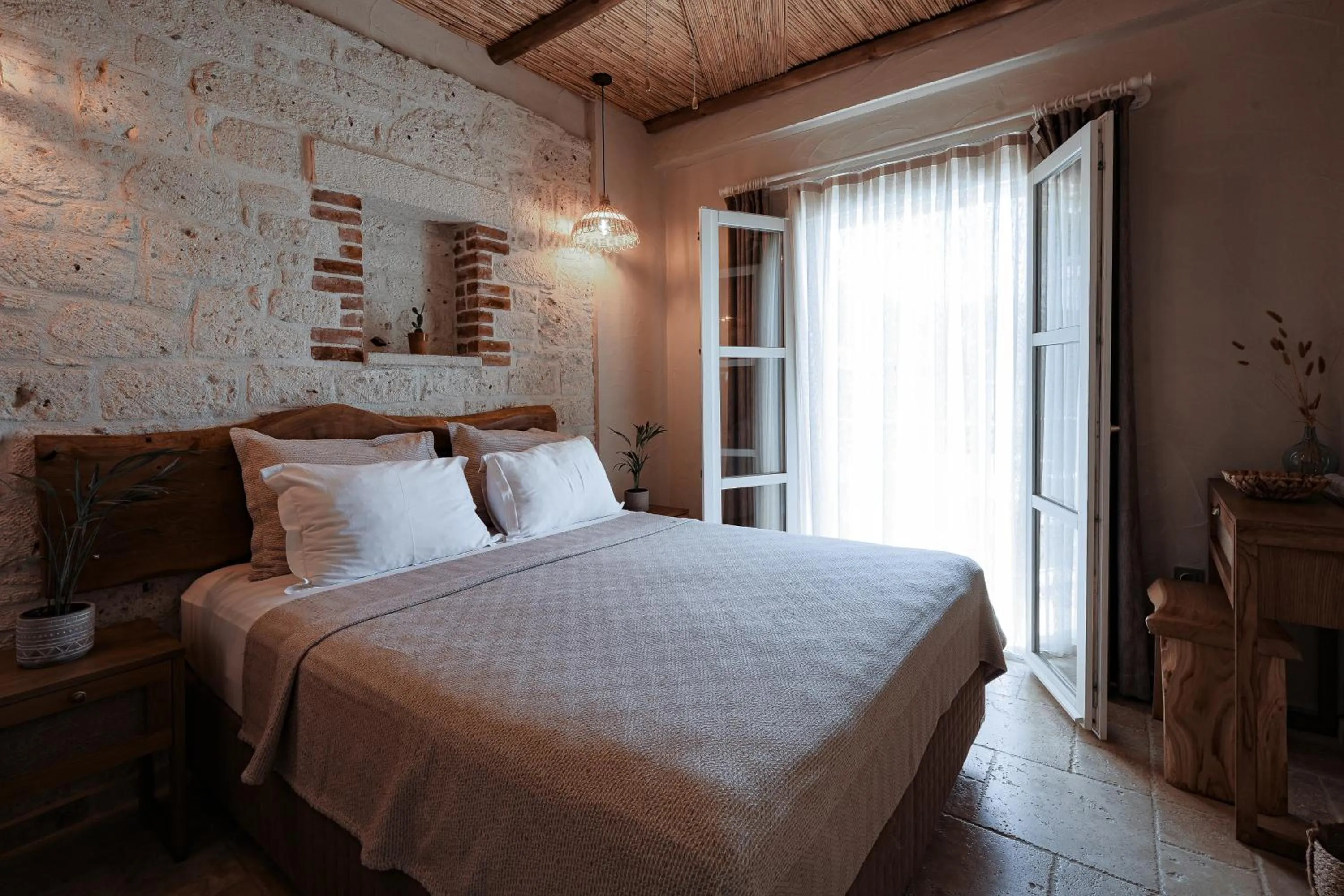 Bed in Lika Alacati
