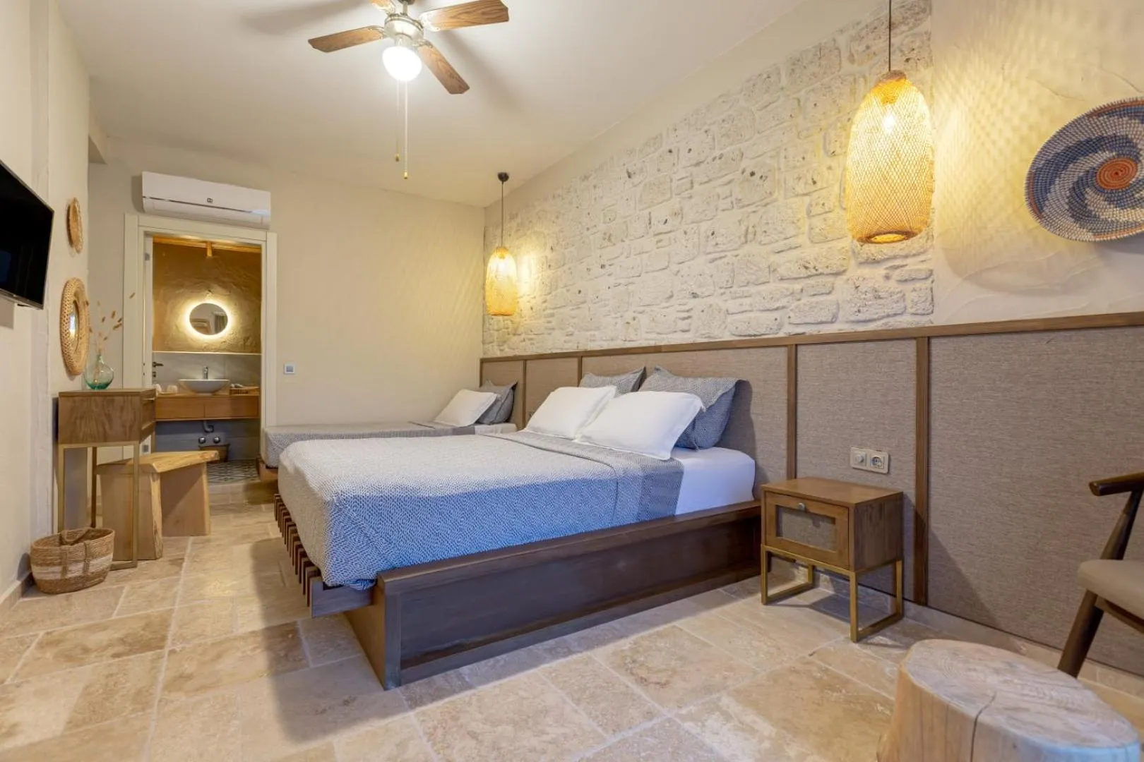 Bed in Lika Alacati