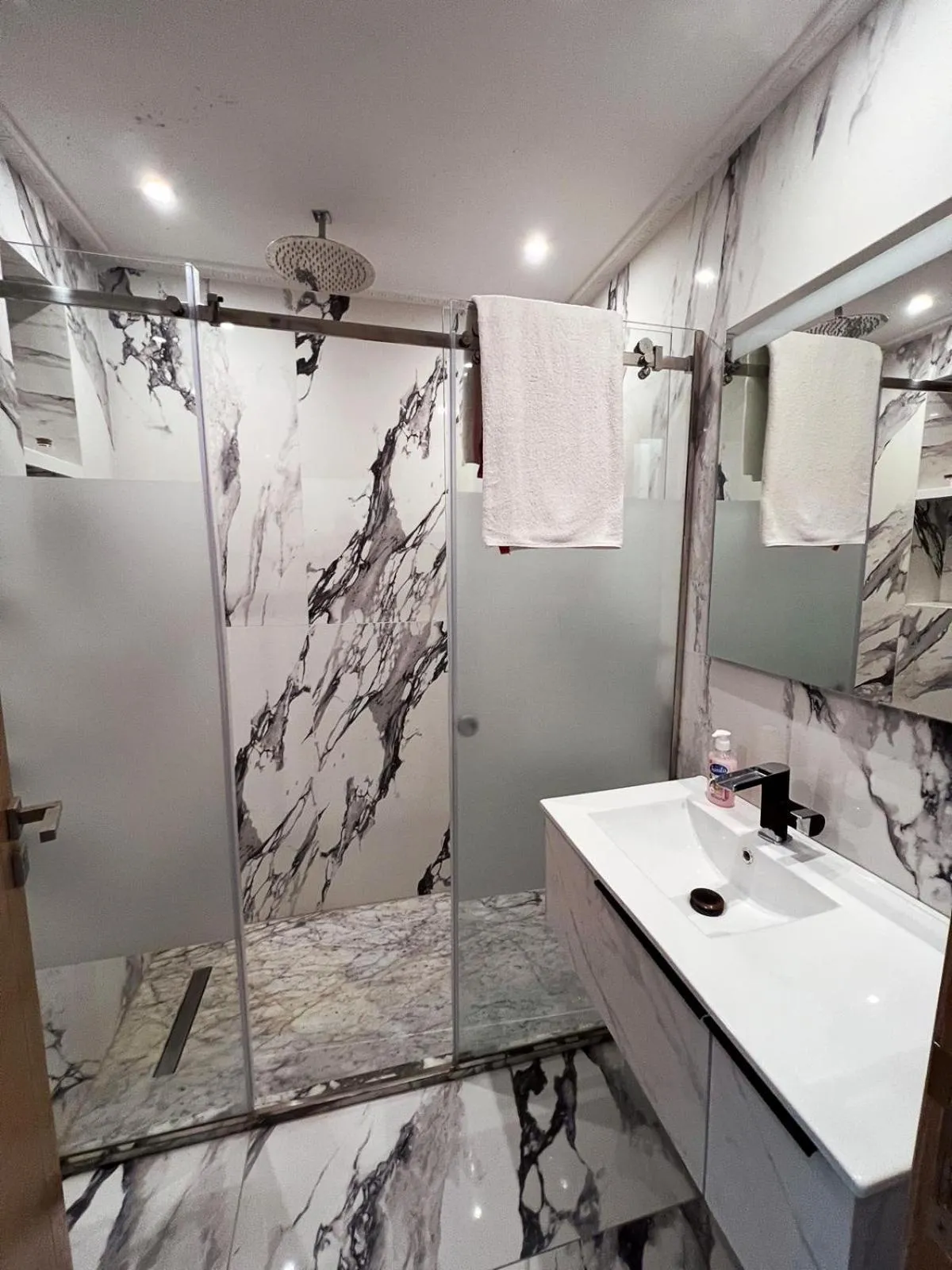 Luxury 3BR En-Suite Panoramic view & Terrace in Malabata