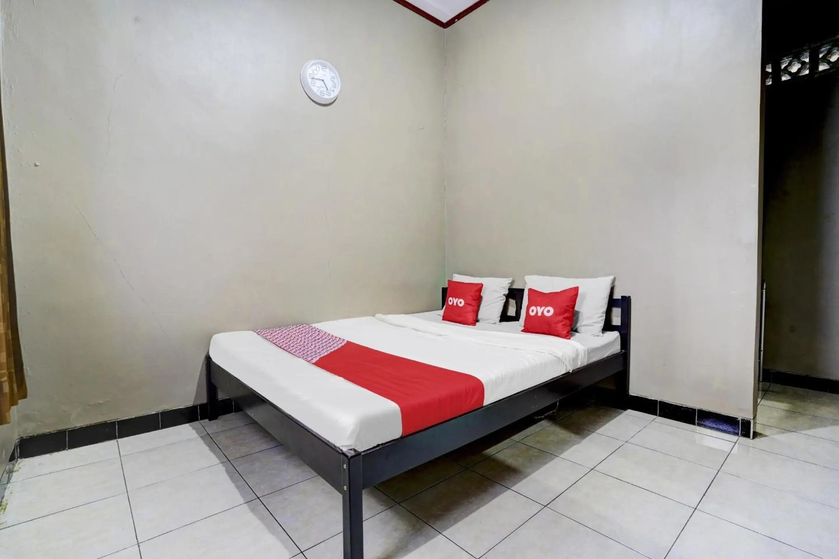 Bedroom, Bed in Hotel O Wisma Al-fahmi Syariah Bedroom, Bed in Hotel O Wisma Al-fahmi Syariah