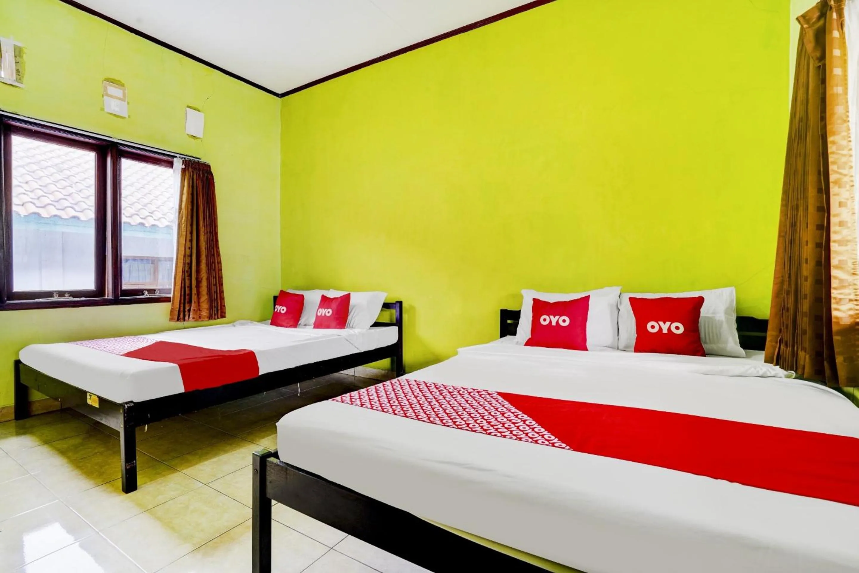 Bedroom, Bed in Hotel O Wisma Al-fahmi Syariah