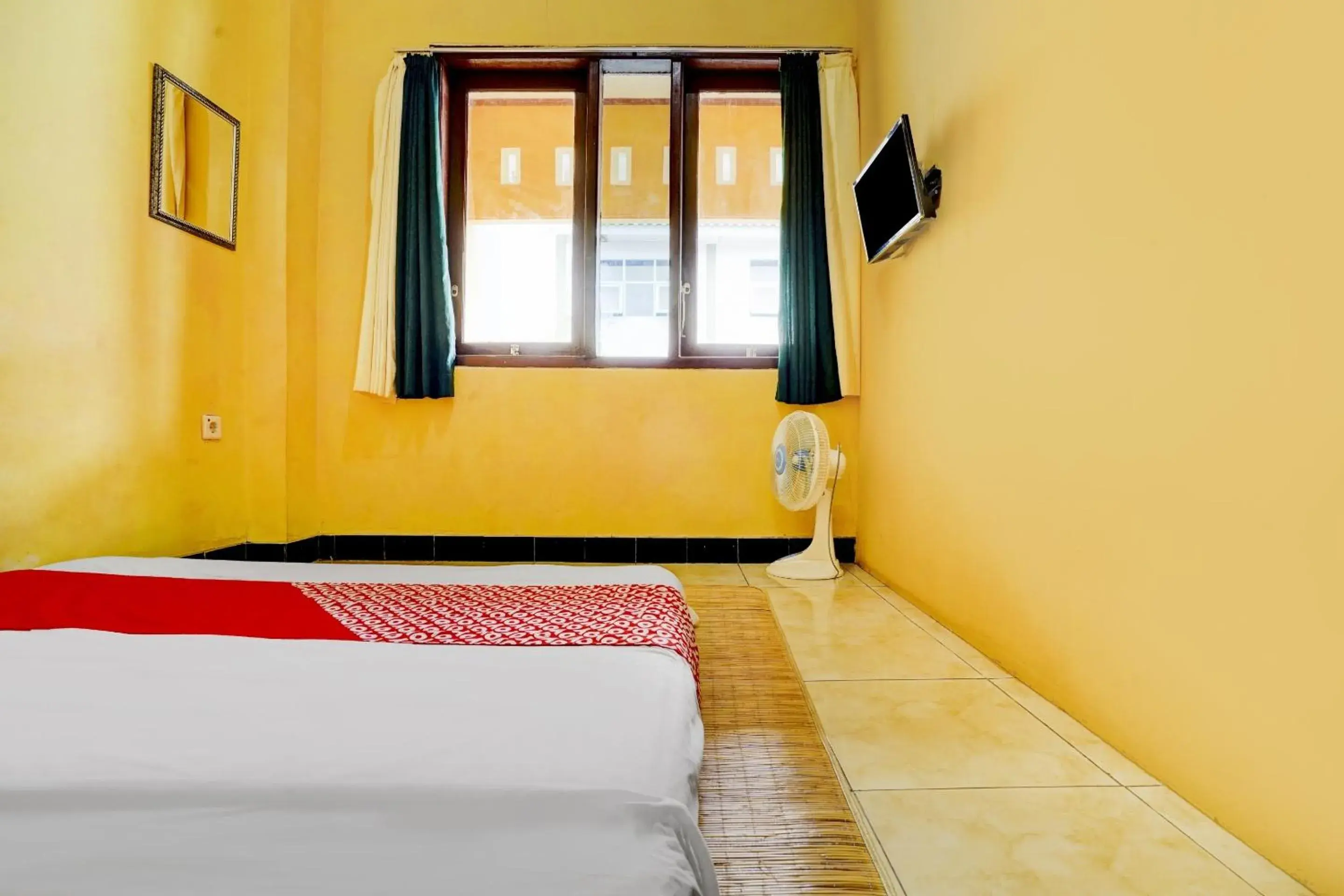 Bedroom, Bed in Hotel O Wisma Al-fahmi Syariah Bedroom, Bed in Hotel O Wisma Al-fahmi Syariah