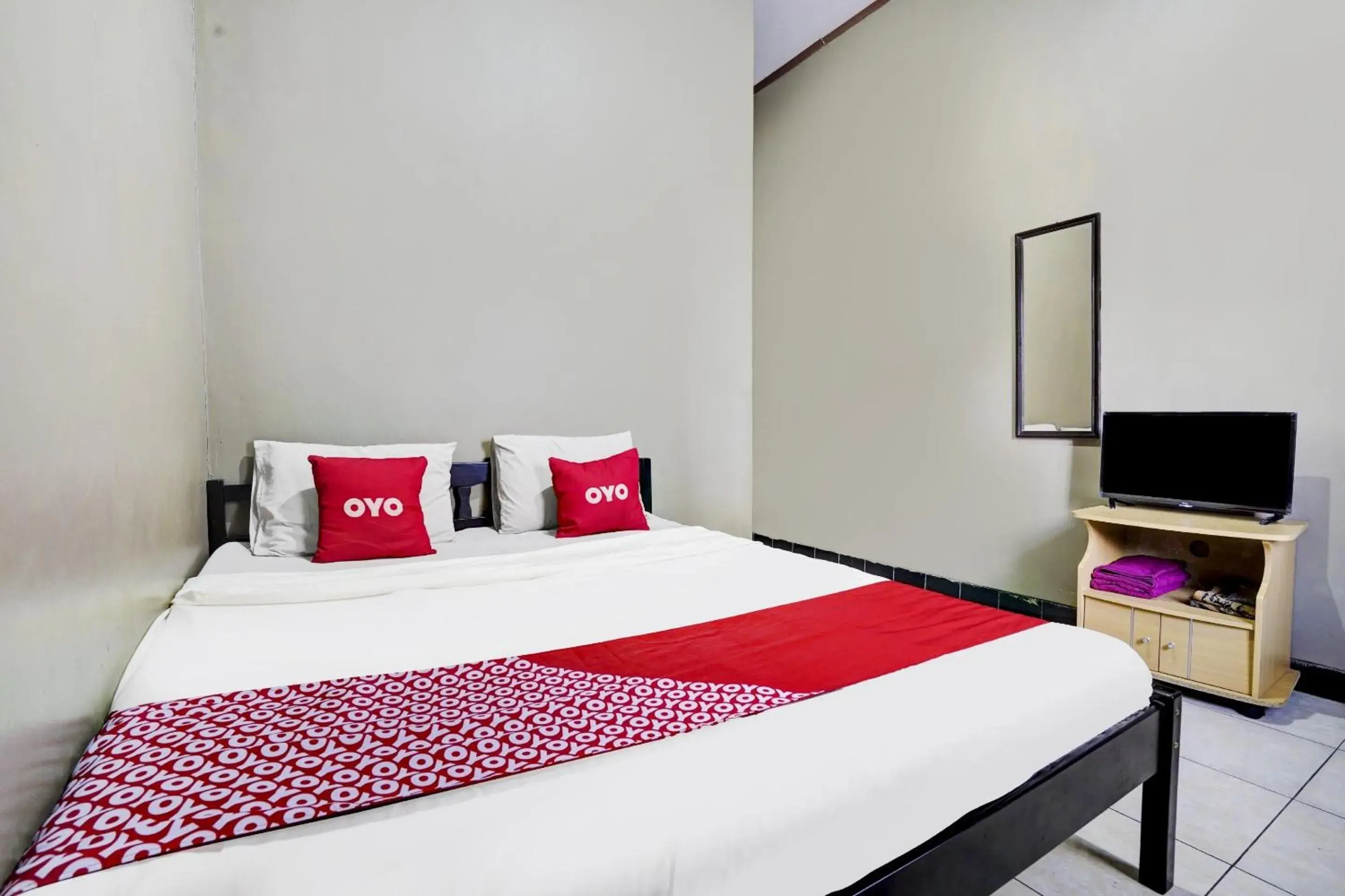 Bedroom, Bed in Hotel O Wisma Al-fahmi Syariah Bedroom, Bed in Hotel O Wisma Al-fahmi Syariah