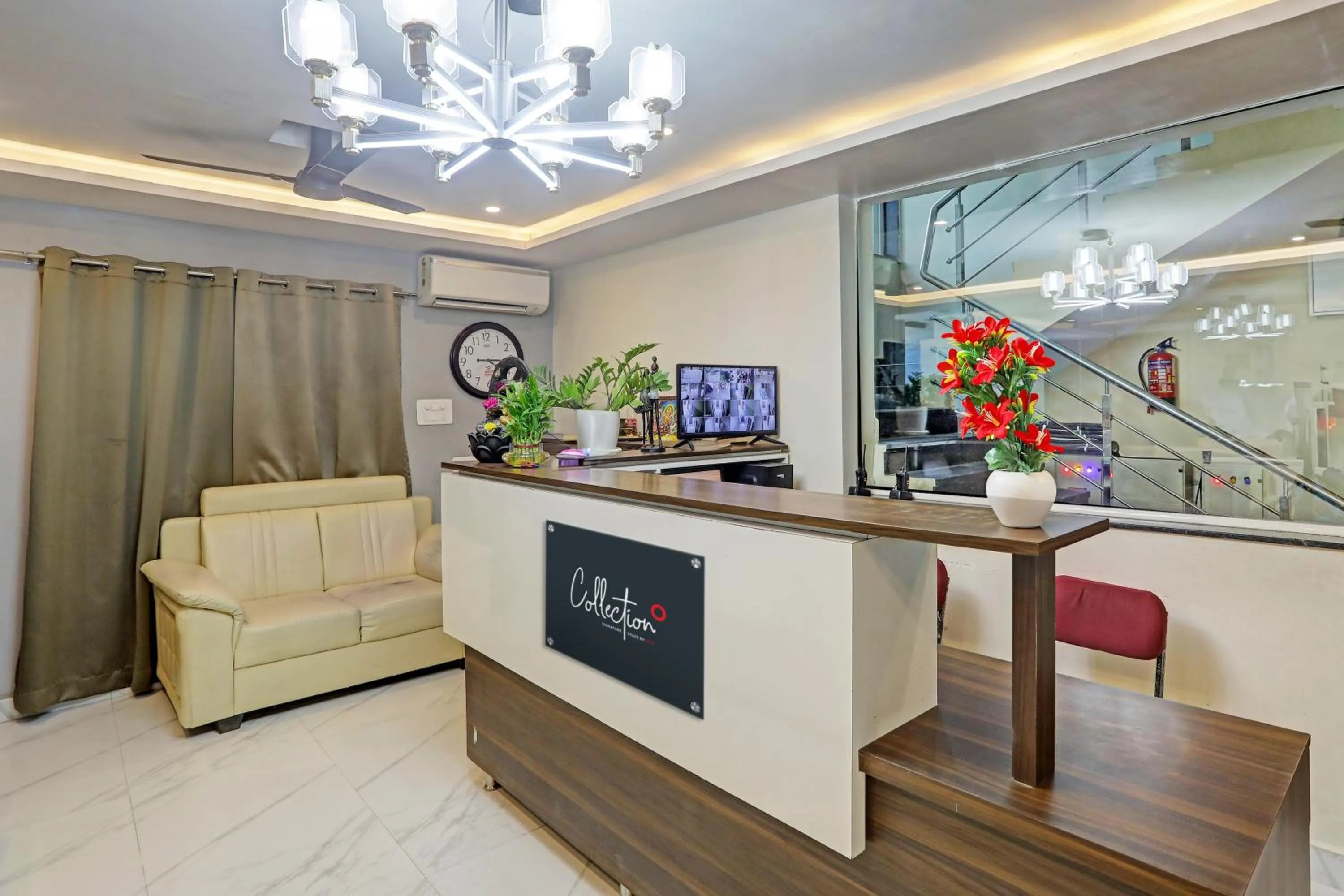 Lobby or reception in Collection O White House Near KIMS Kondapur.