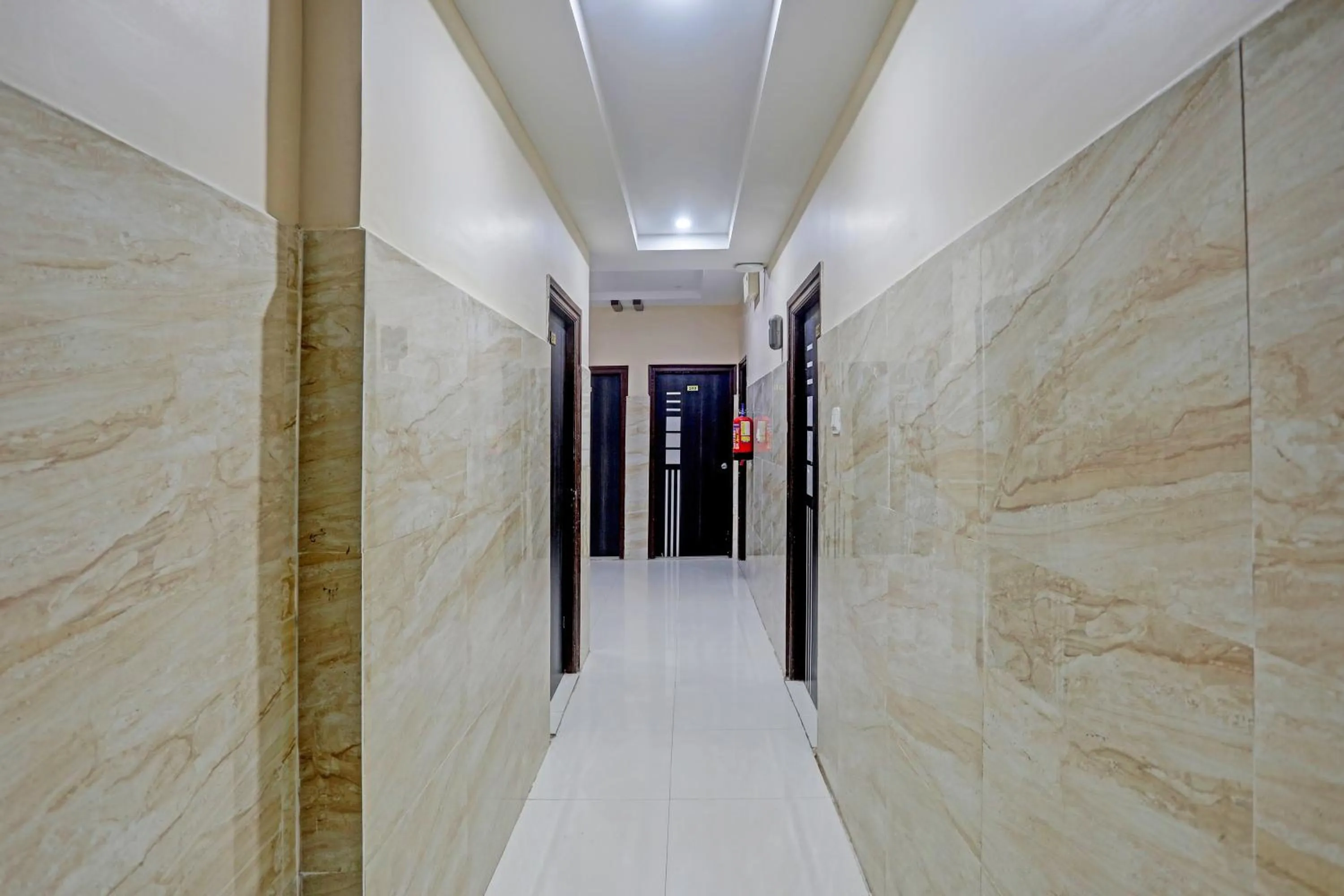 Lobby or reception in Collection O White House Near KIMS Kondapur.