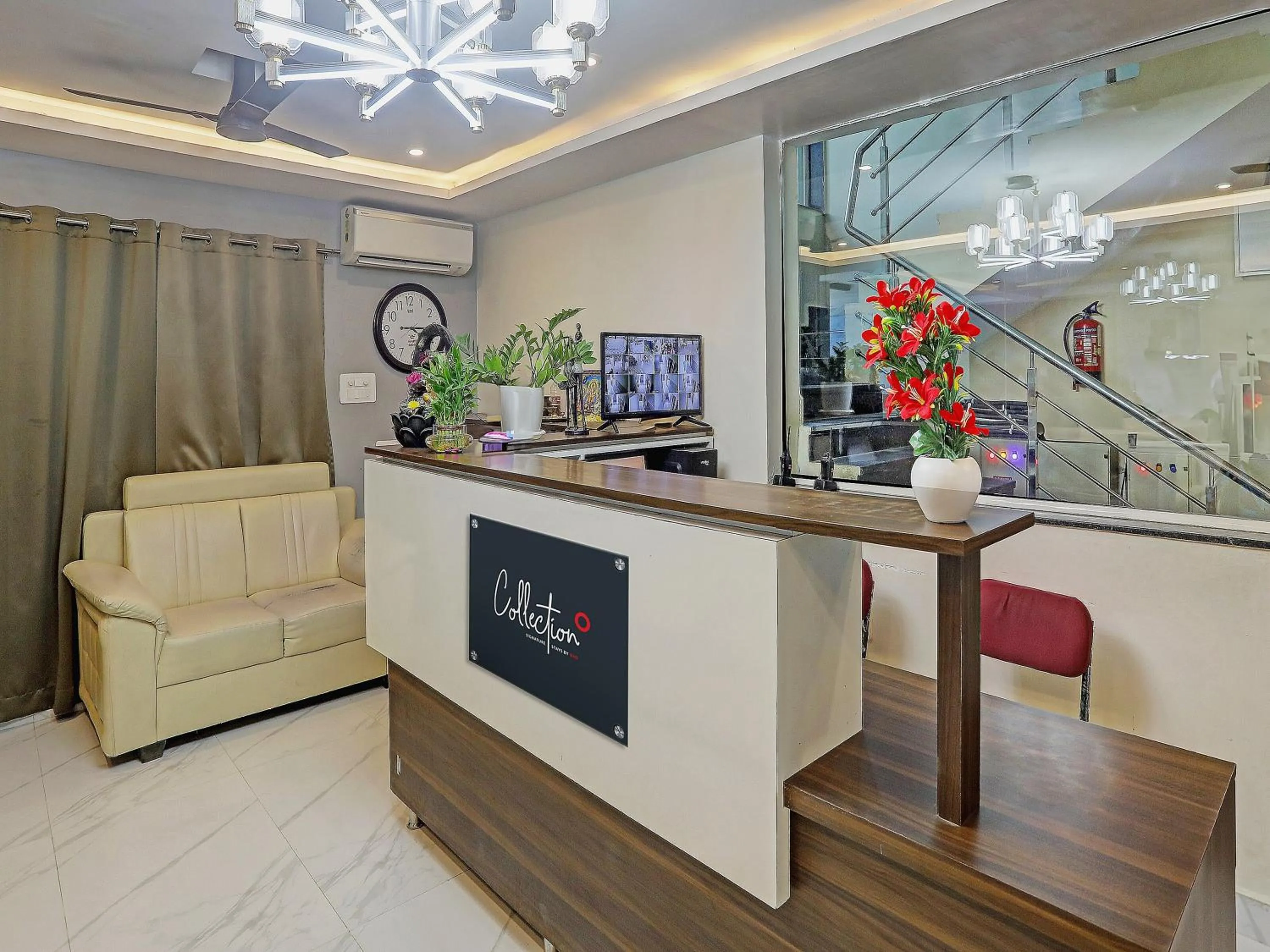 Lobby or reception in Collection O White House Near KIMS Kondapur.