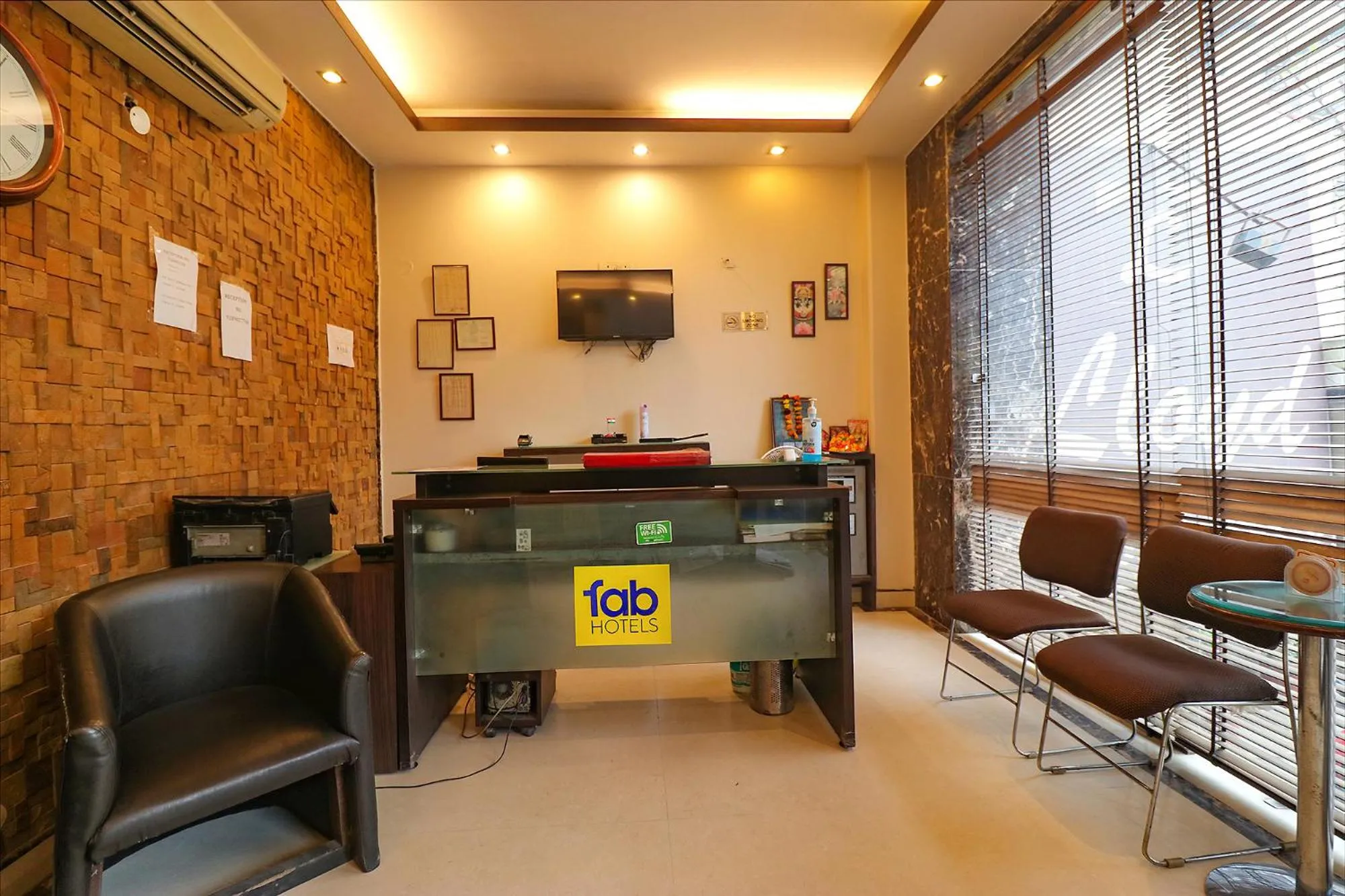 Lobby or reception in FabExpress Llyod Residency