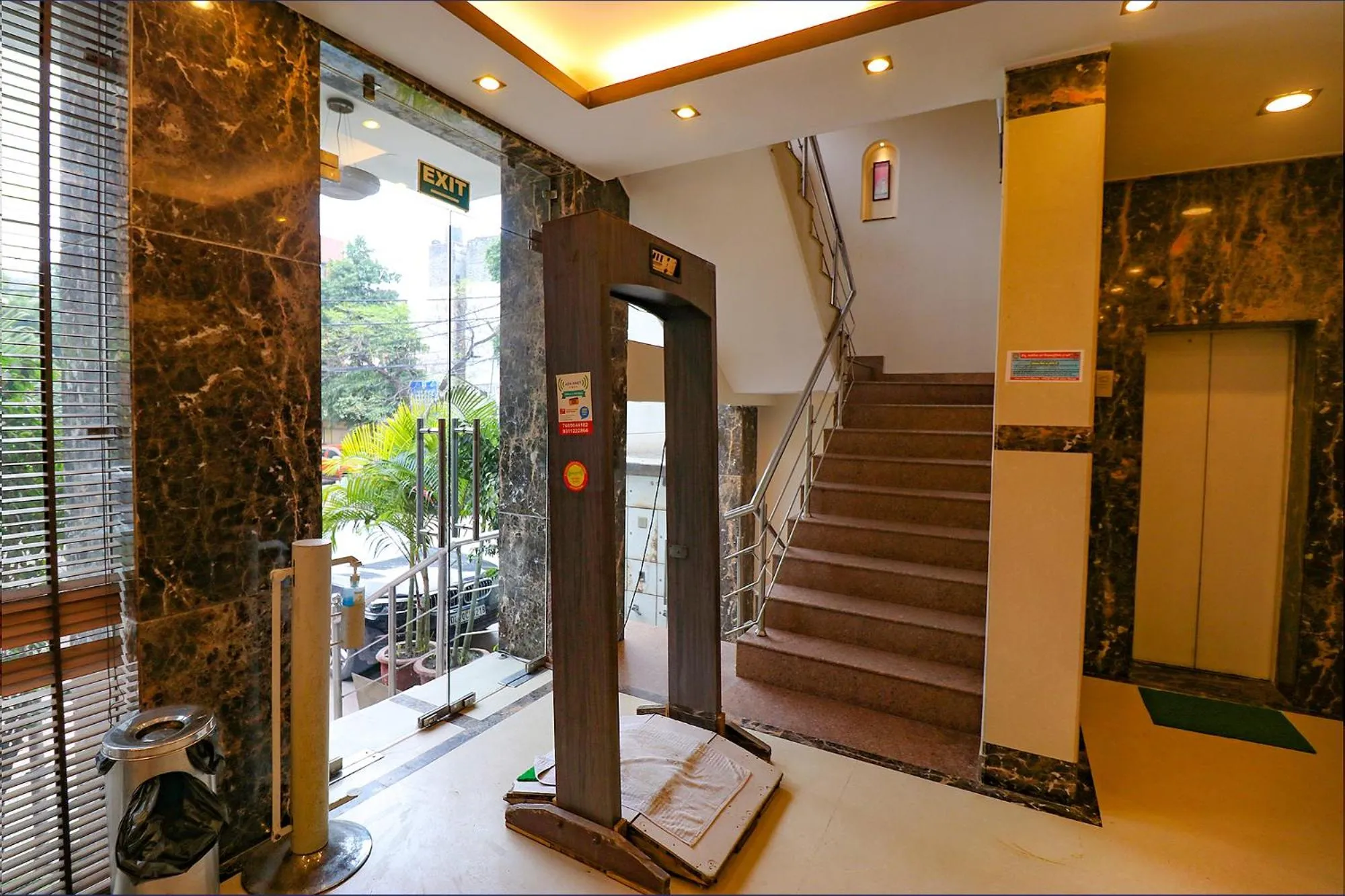 Facade/entrance in FabExpress Llyod Residency