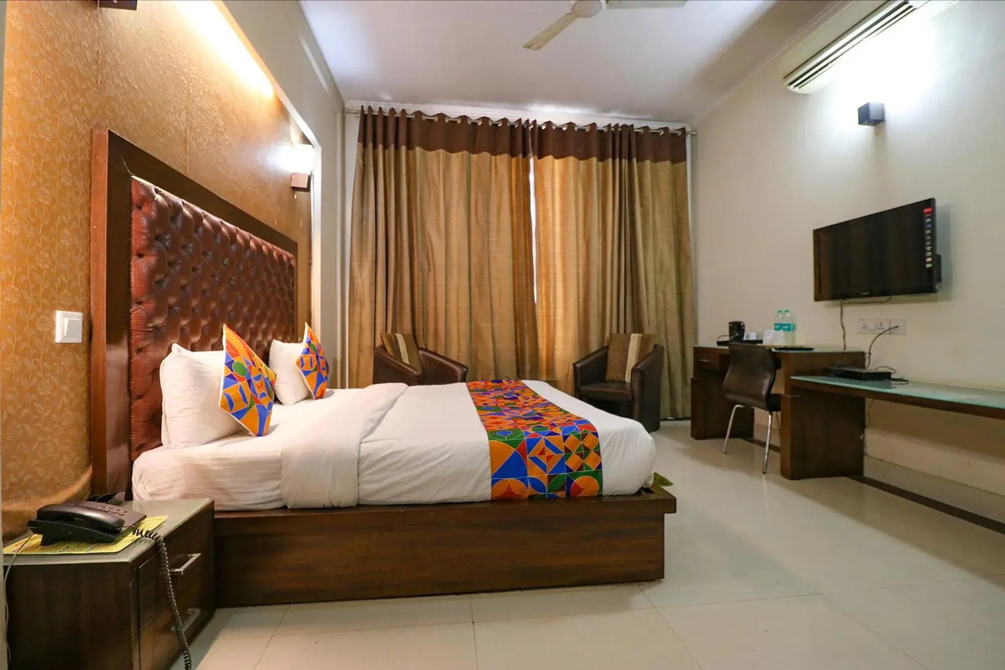 Bed in FabExpress Llyod Residency Bed in FabExpress Llyod Residency