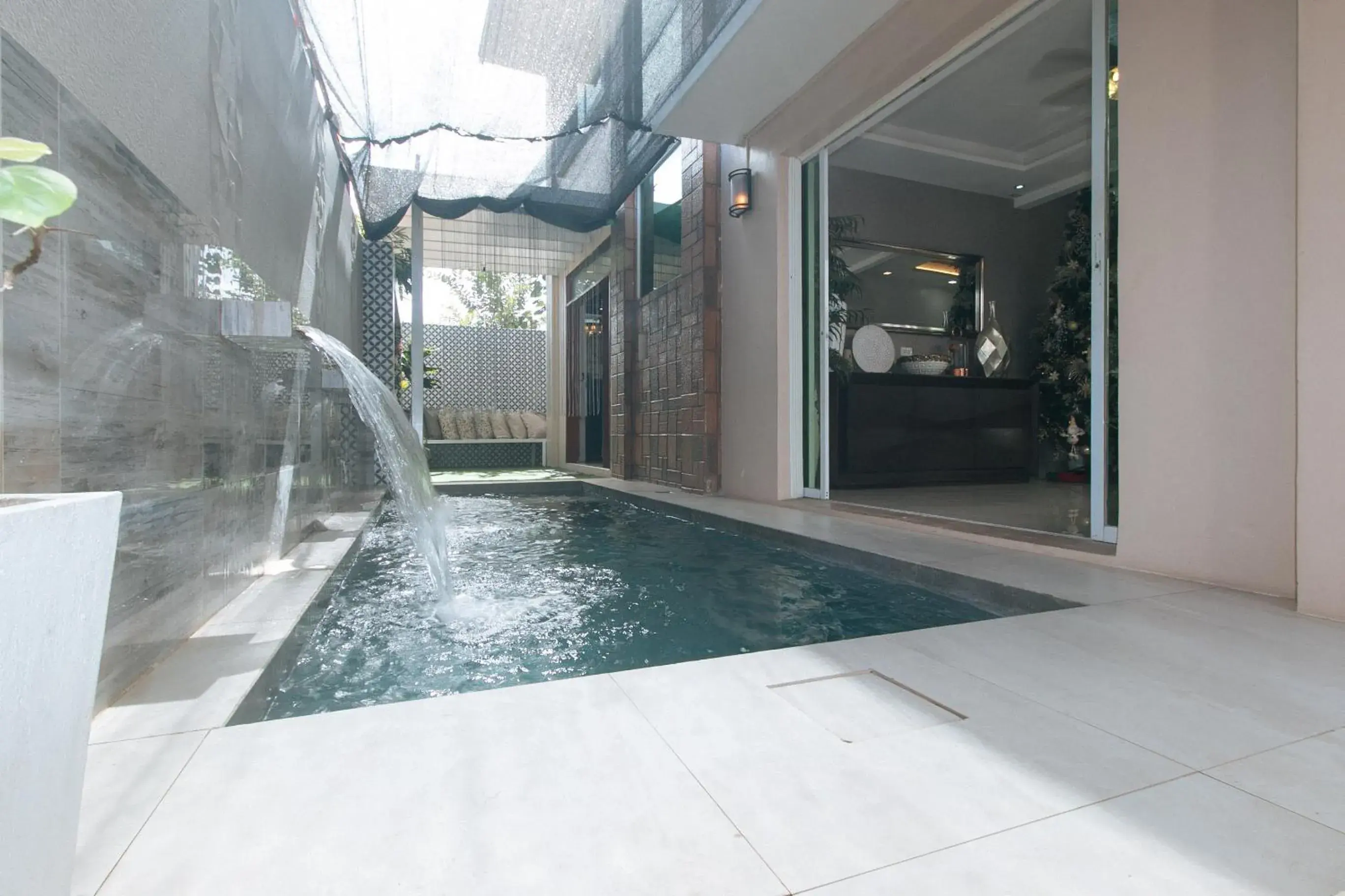 Pool view in RedDoorz Hostel @ St. Paul Village LapuLapu Pool view in RedDoorz Hostel @ St. Paul Village LapuLapu