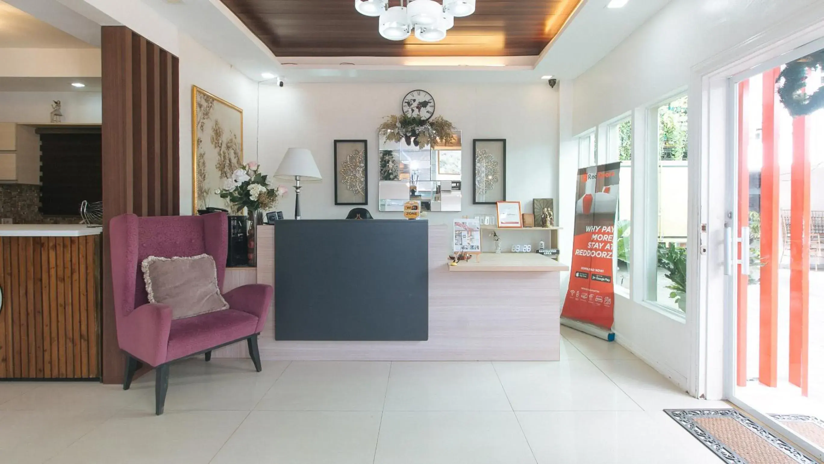 Living room in RedDoorz Hostel @ St. Paul Village LapuLapu Living room in RedDoorz Hostel @ St. Paul Village LapuLapu