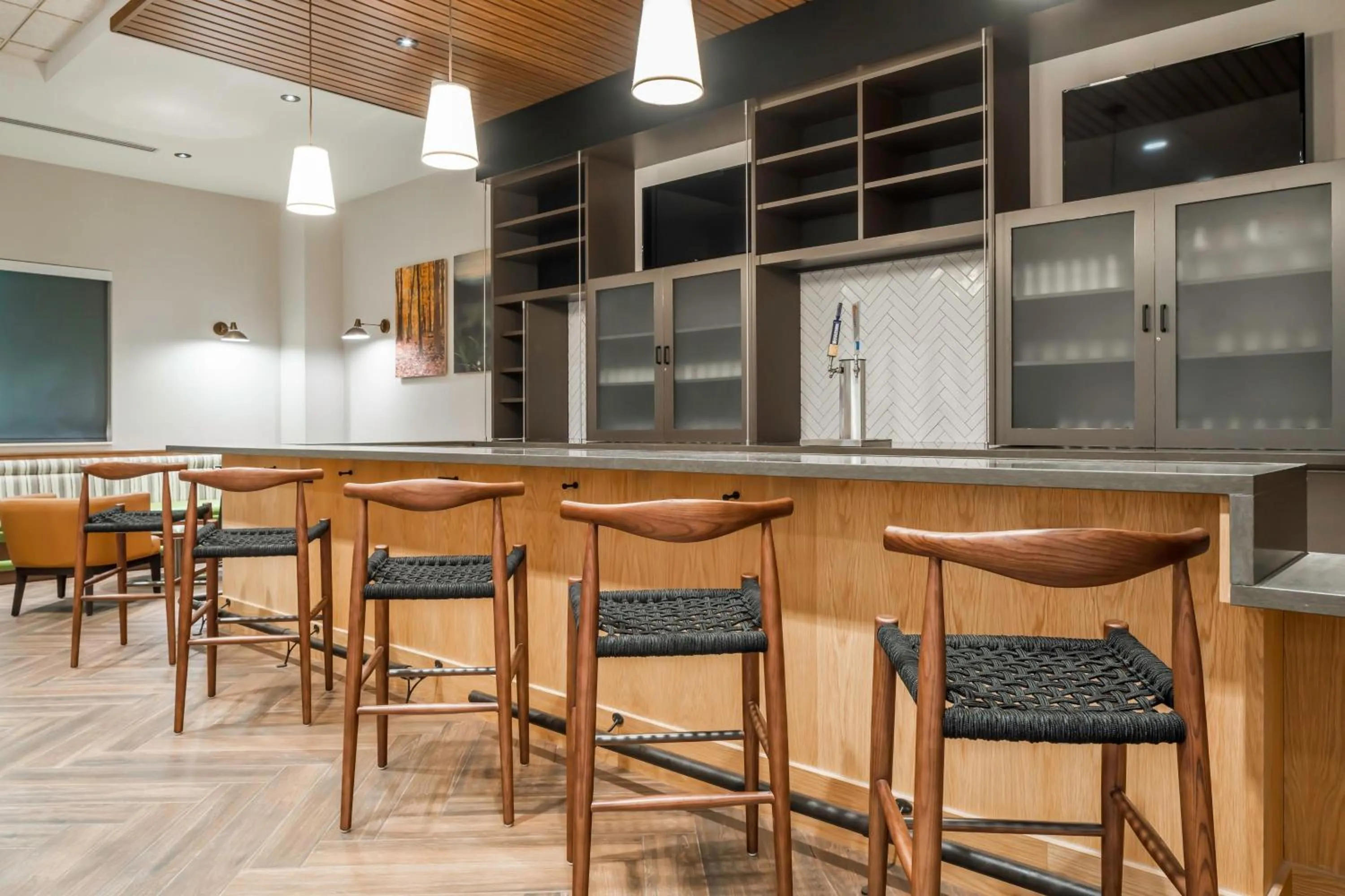 Lounge or bar in Fairfield by Marriott Inn & Suites Kansas City North, Gladstone