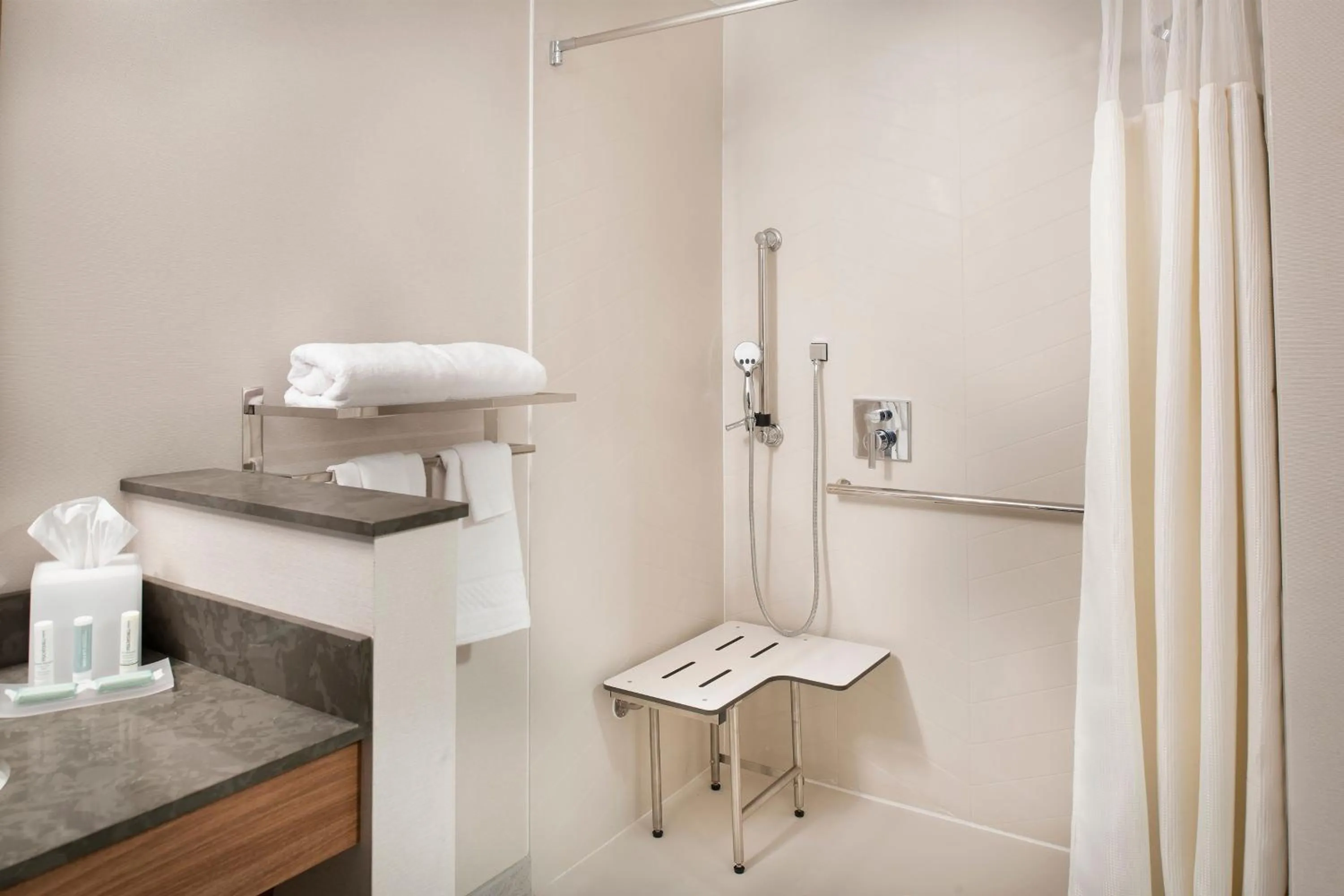 Bathroom in Fairfield by Marriott Inn & Suites Memphis Arlington