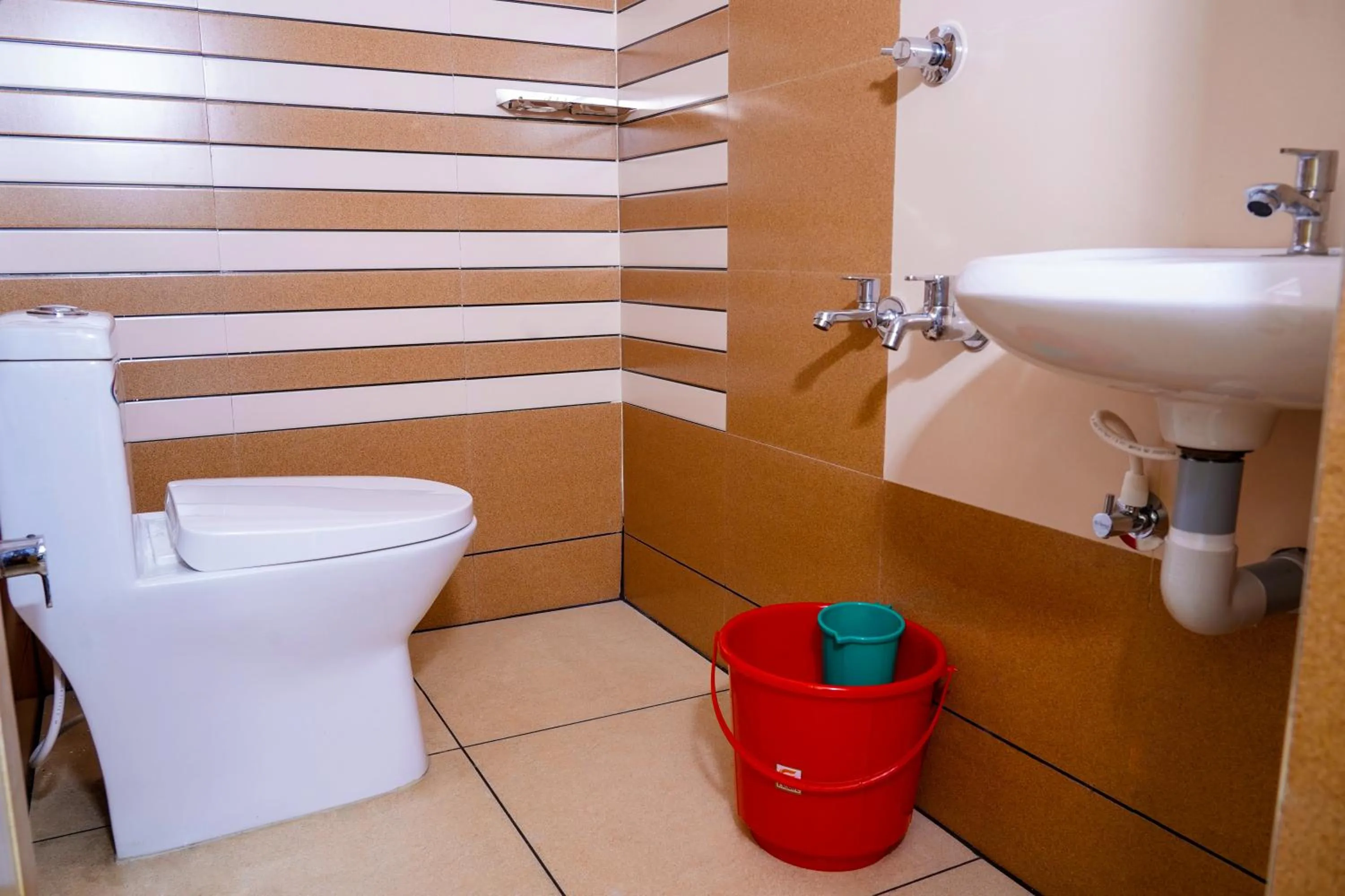 Bathroom in THEKKUMPURAM RESIDENCY