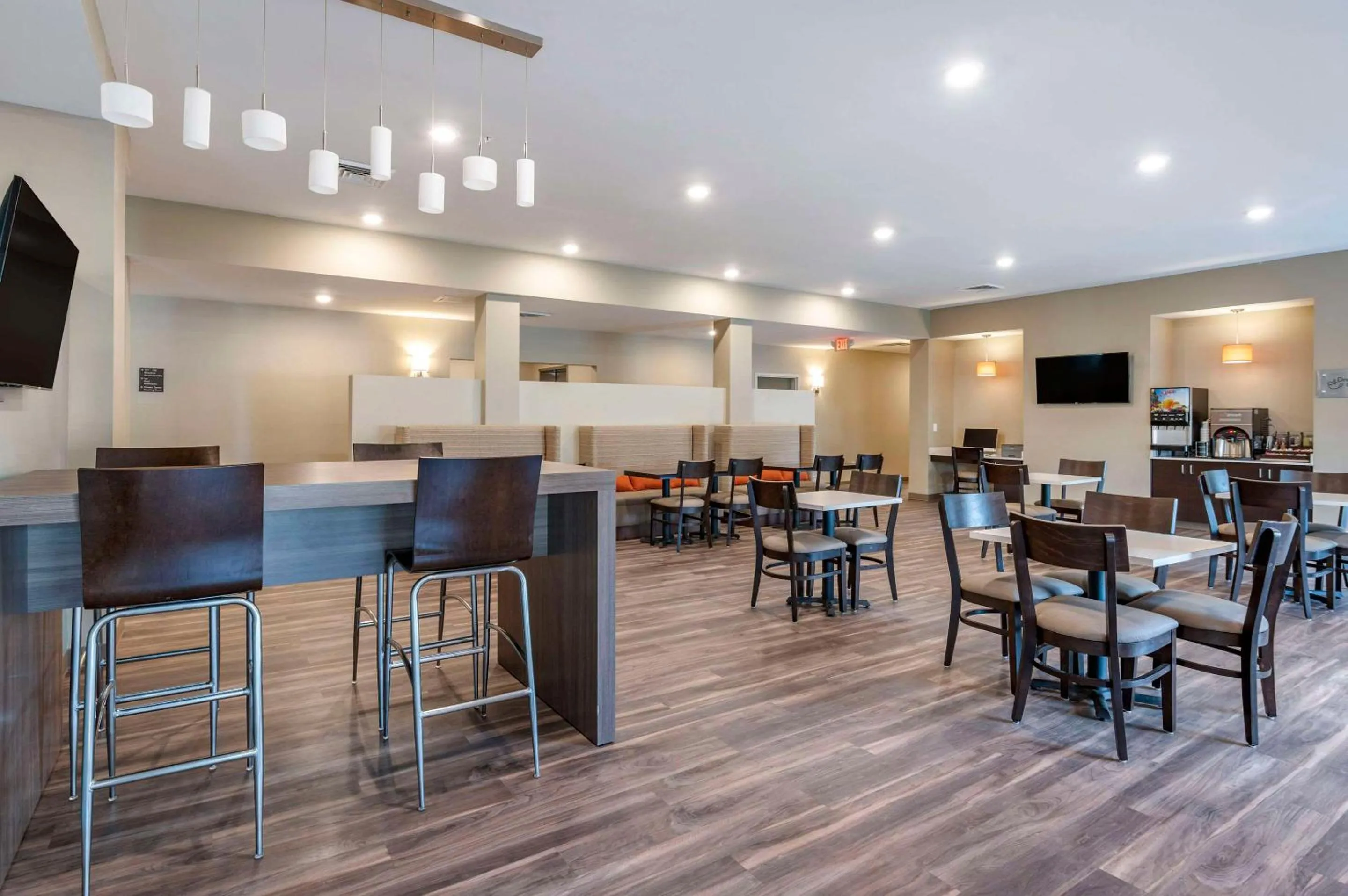 Breakfast in MainStay Suites Georgetown Lexington North