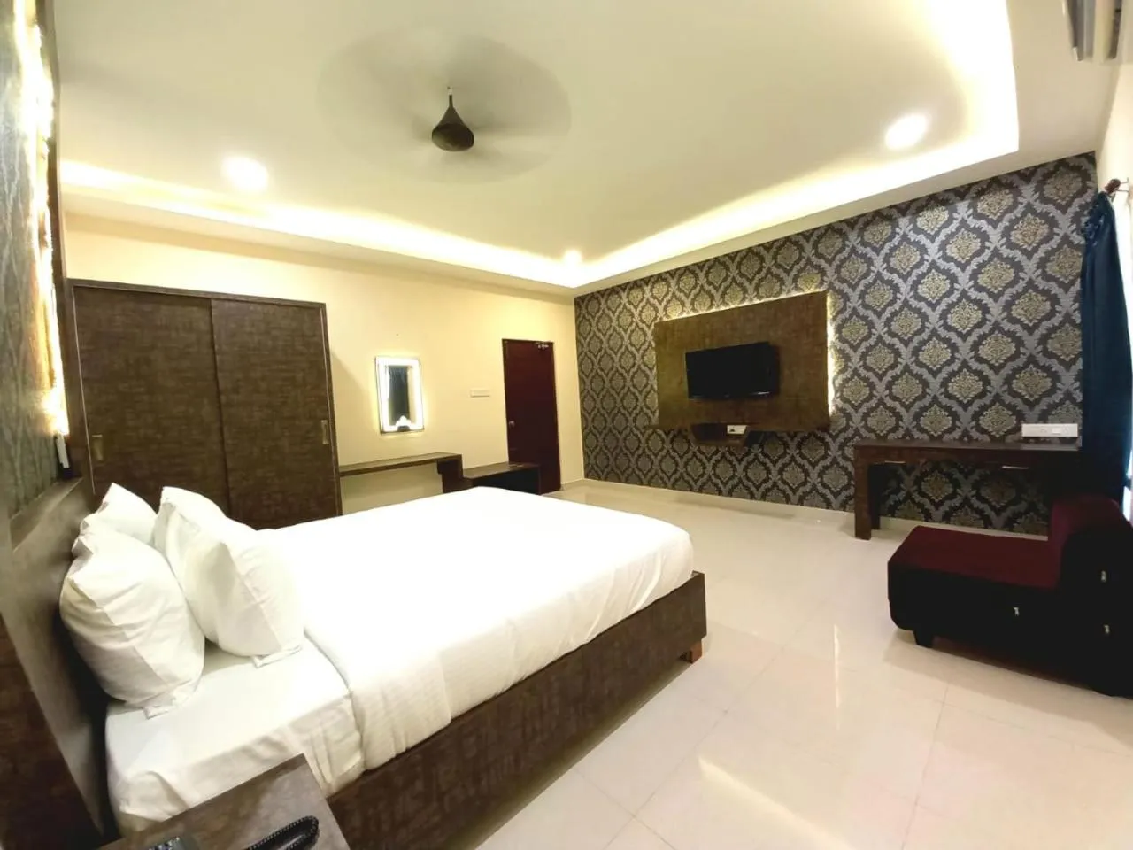 Photo of the whole room, Bed in Royal Destiny Resort