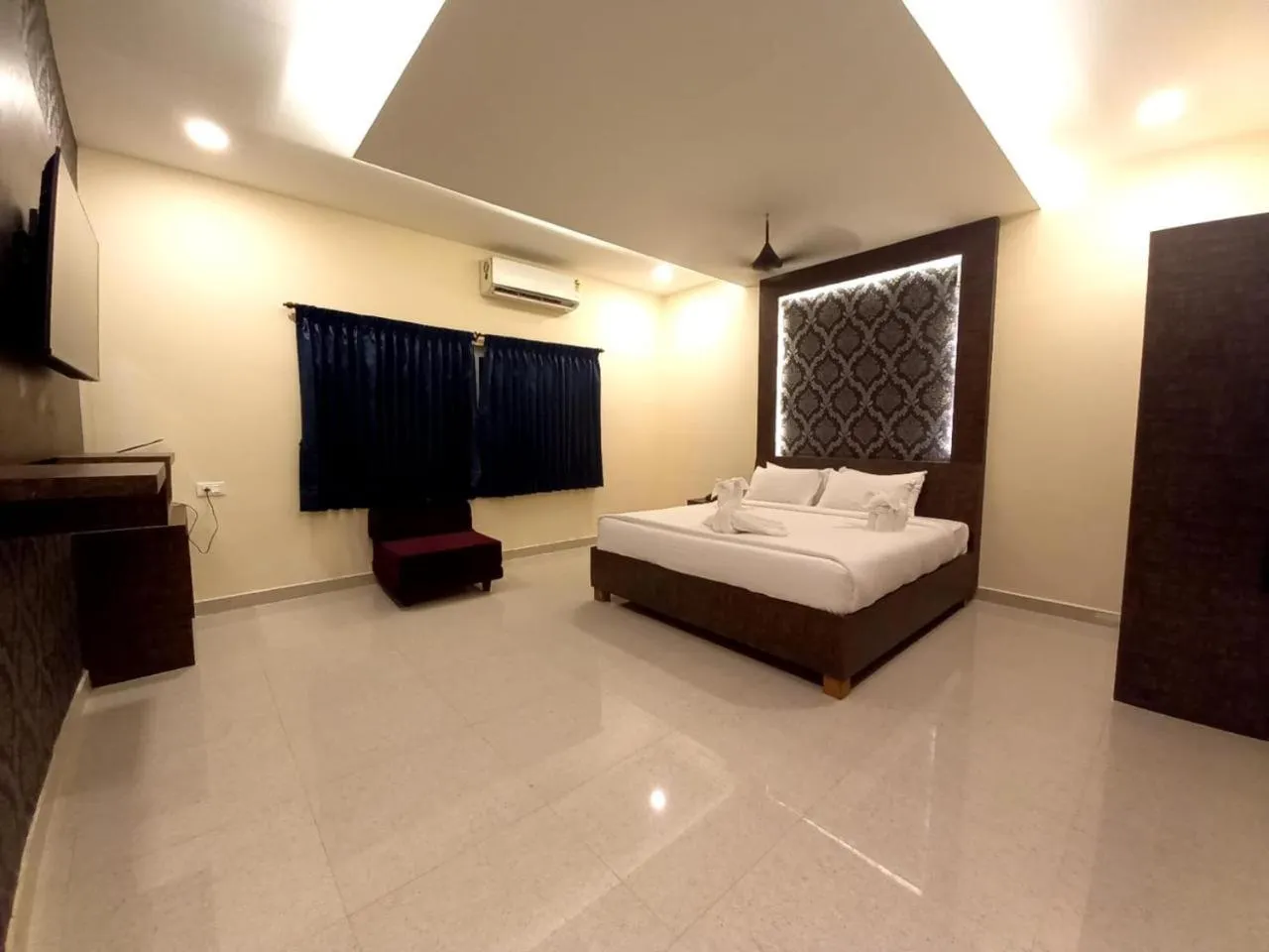Photo of the whole room, Bed in Royal Destiny Resort