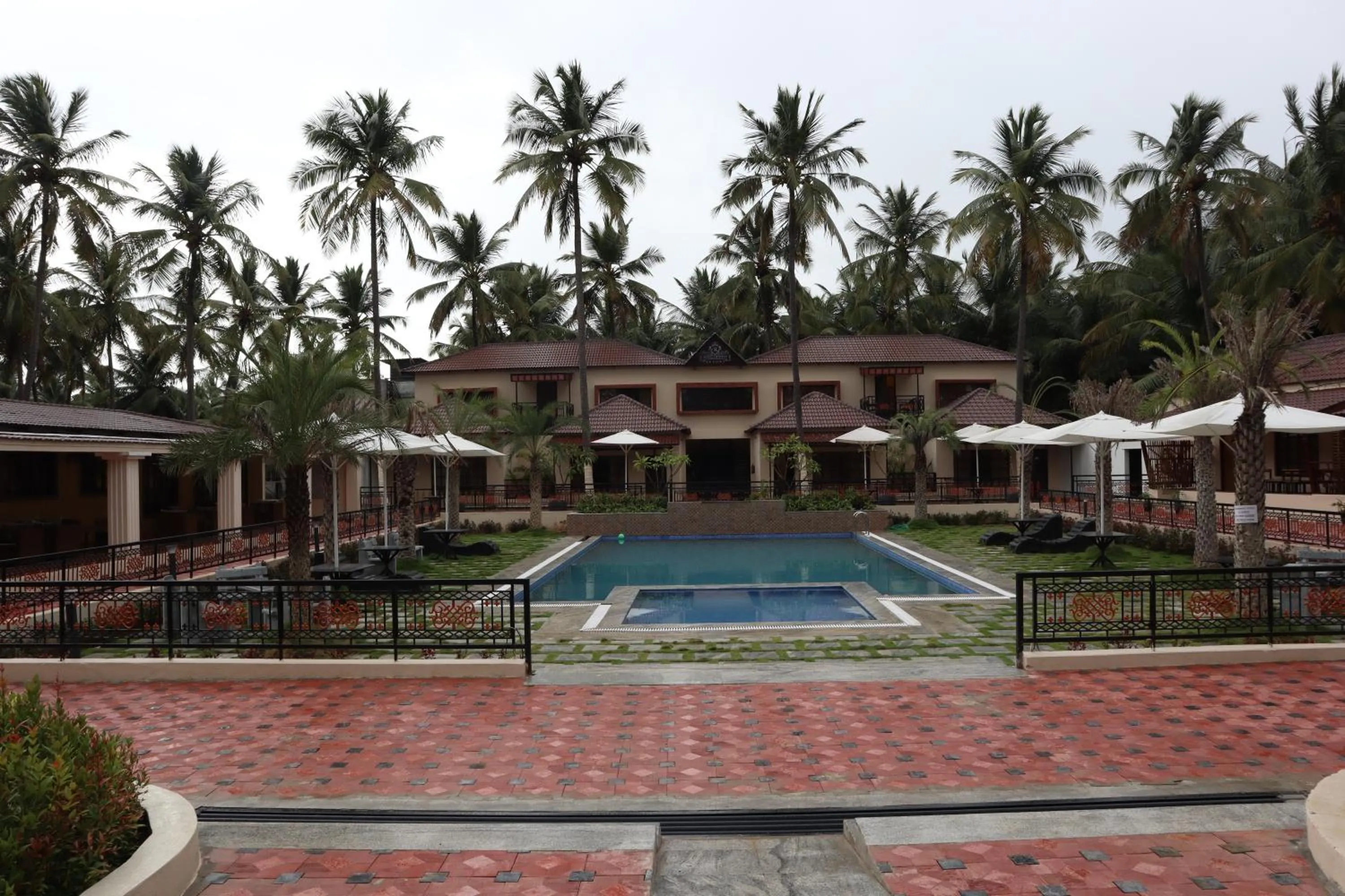Swimming pool in Royal Destiny Resort