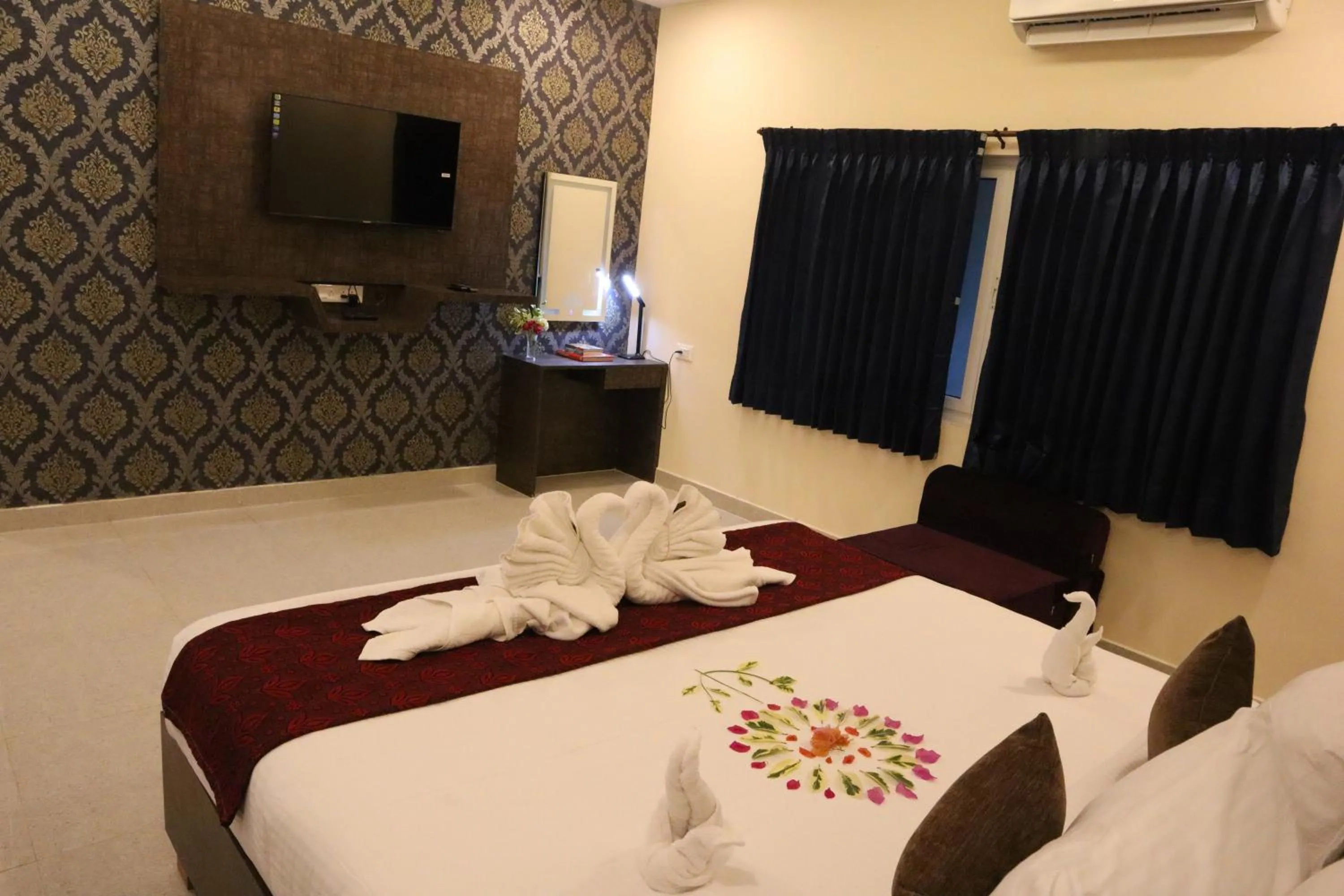 Photo of the whole room, Bed in Royal Destiny Resort