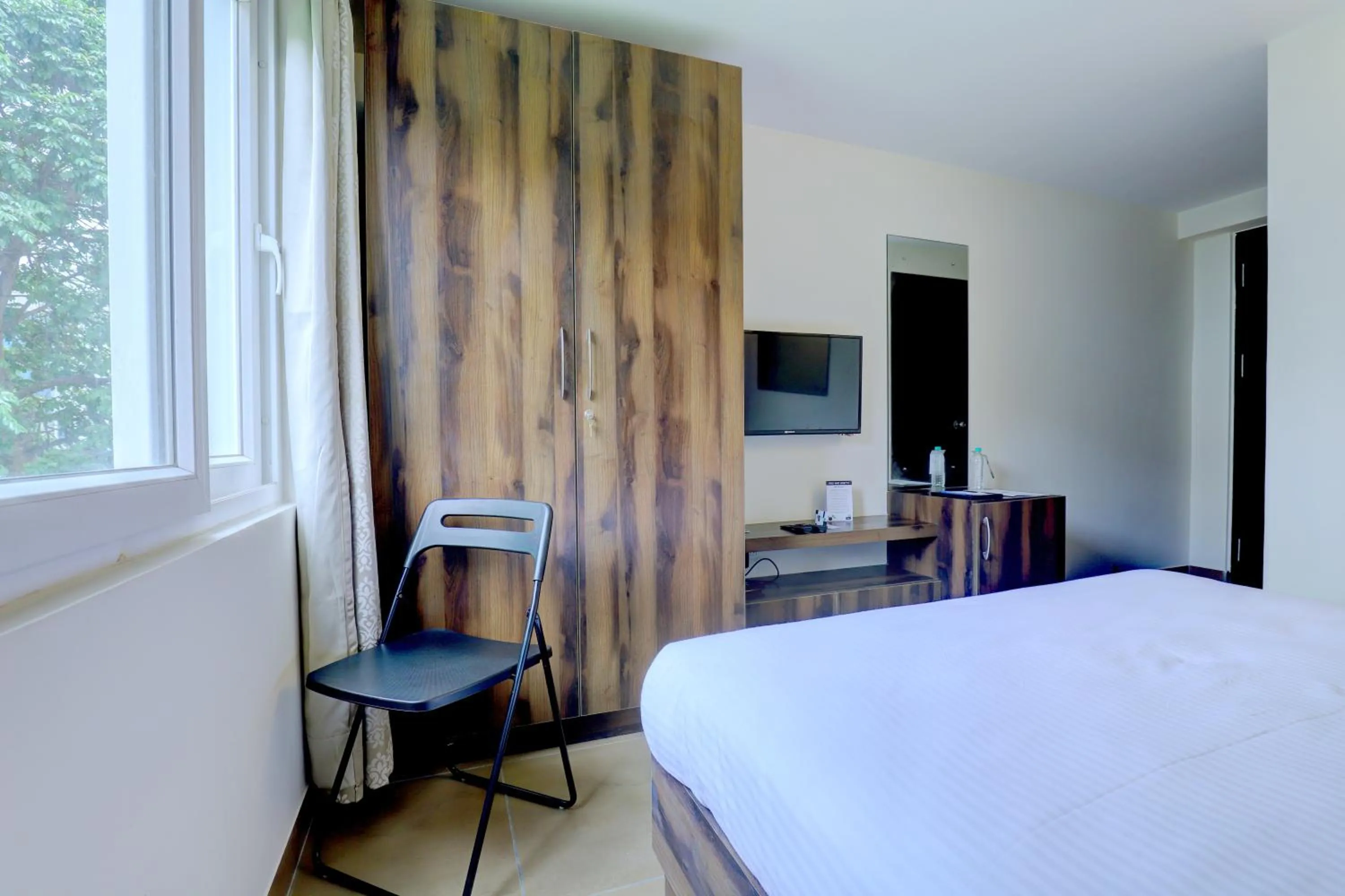 Bed in MySpace Express GD Inn