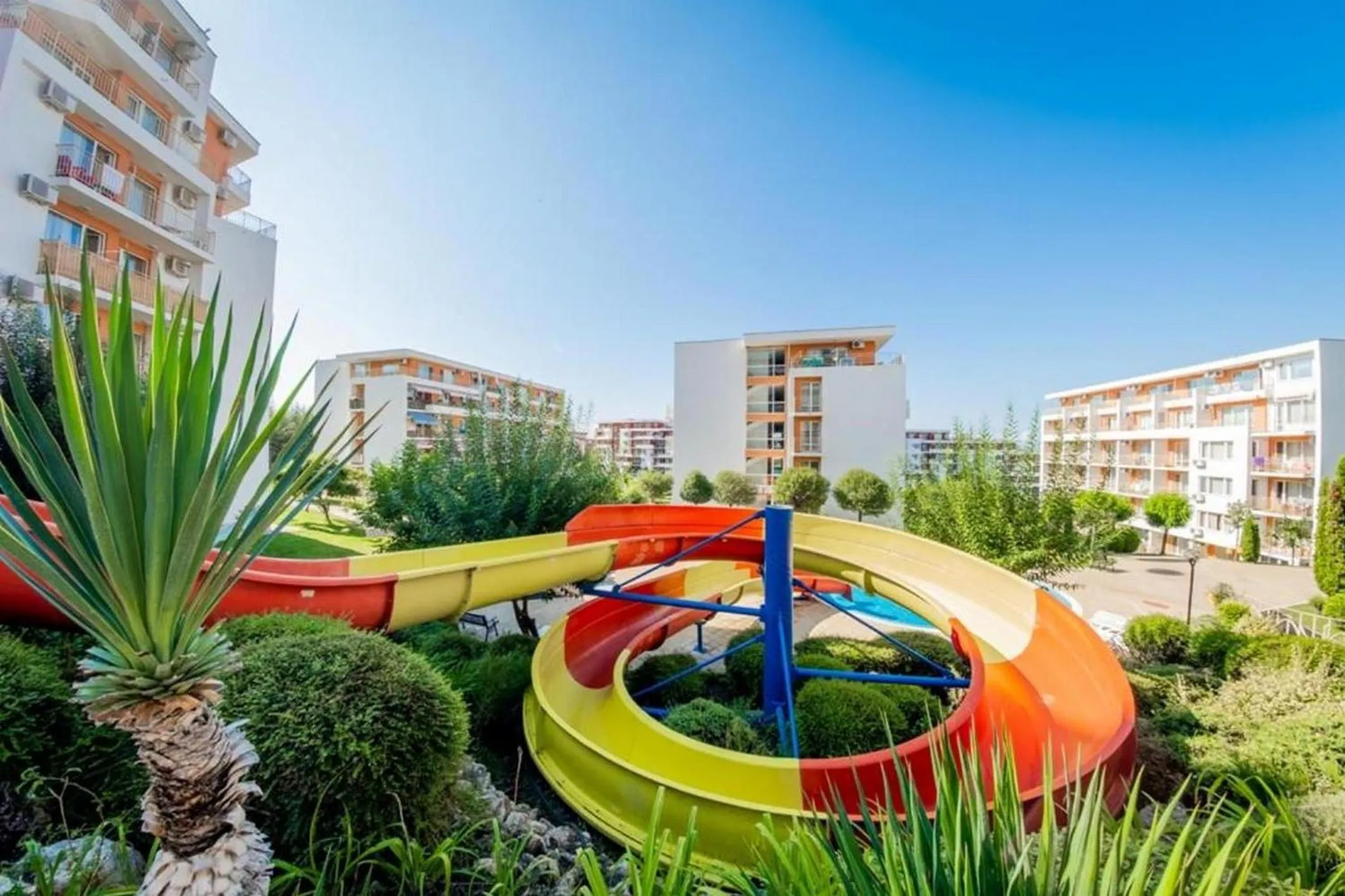 Swimming pool in Fort Noks - Menada Apartments