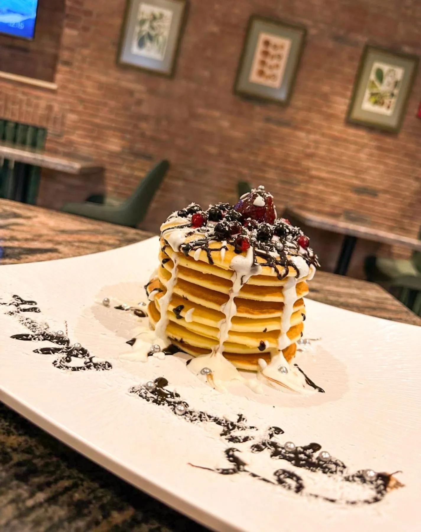 Restaurant/places to eat in Hotel Old Wall