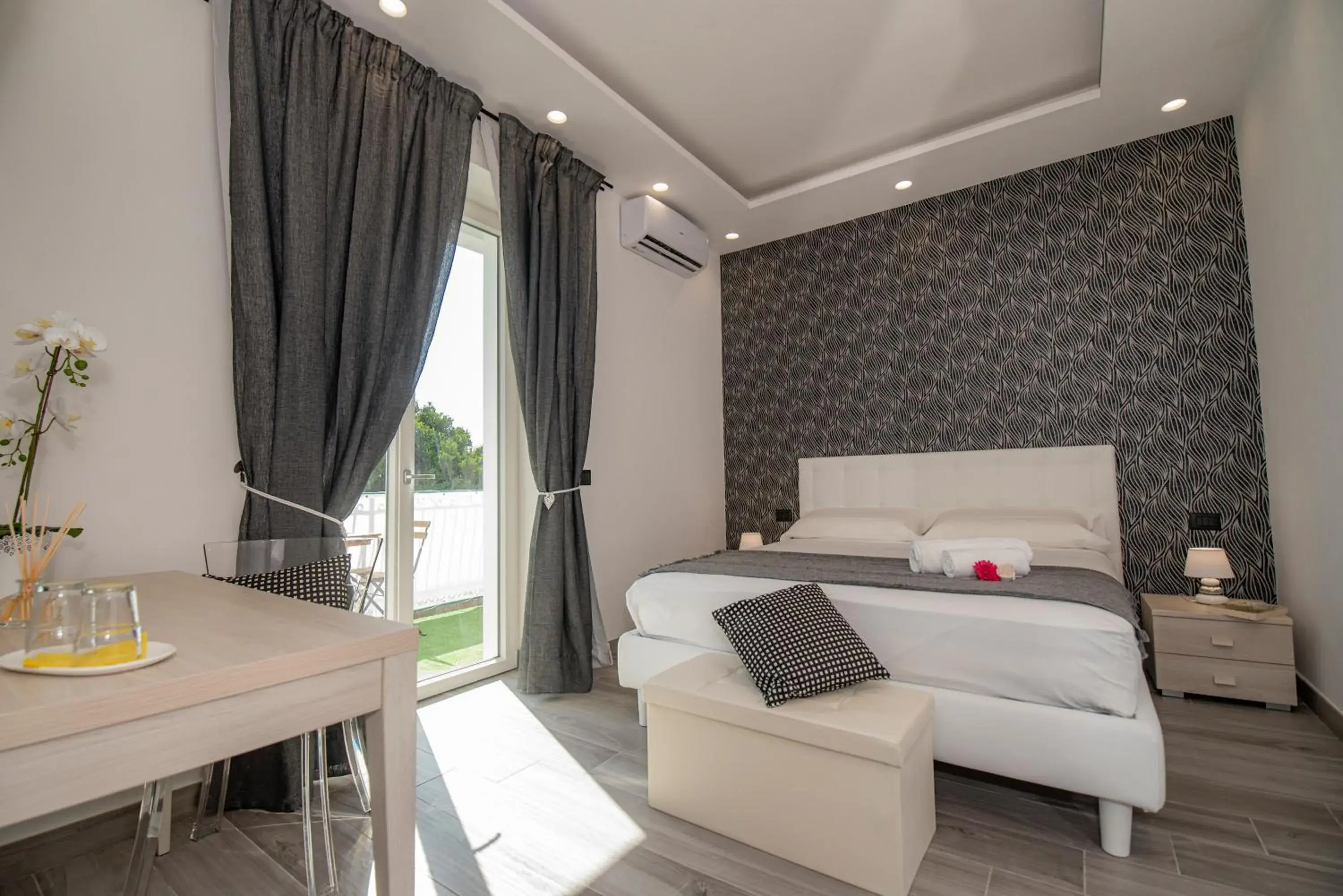 Double Room with Balcony in LA DOLCE VITA ROOMS Double Room with Balcony in LA DOLCE VITA ROOMS