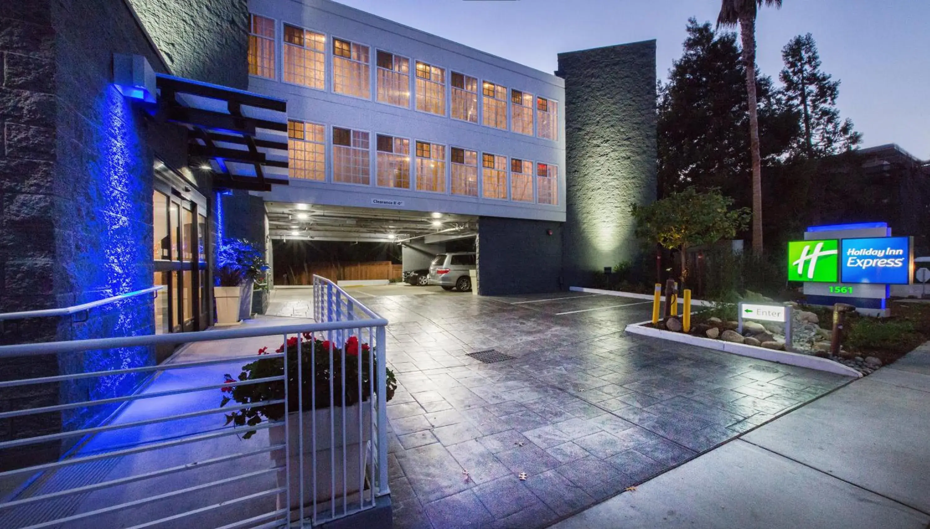 Property building in Holiday Inn Express Mountain View South Palo Alto by IHG Property building in Holiday Inn Express Mountain View South Palo Alto by IHG