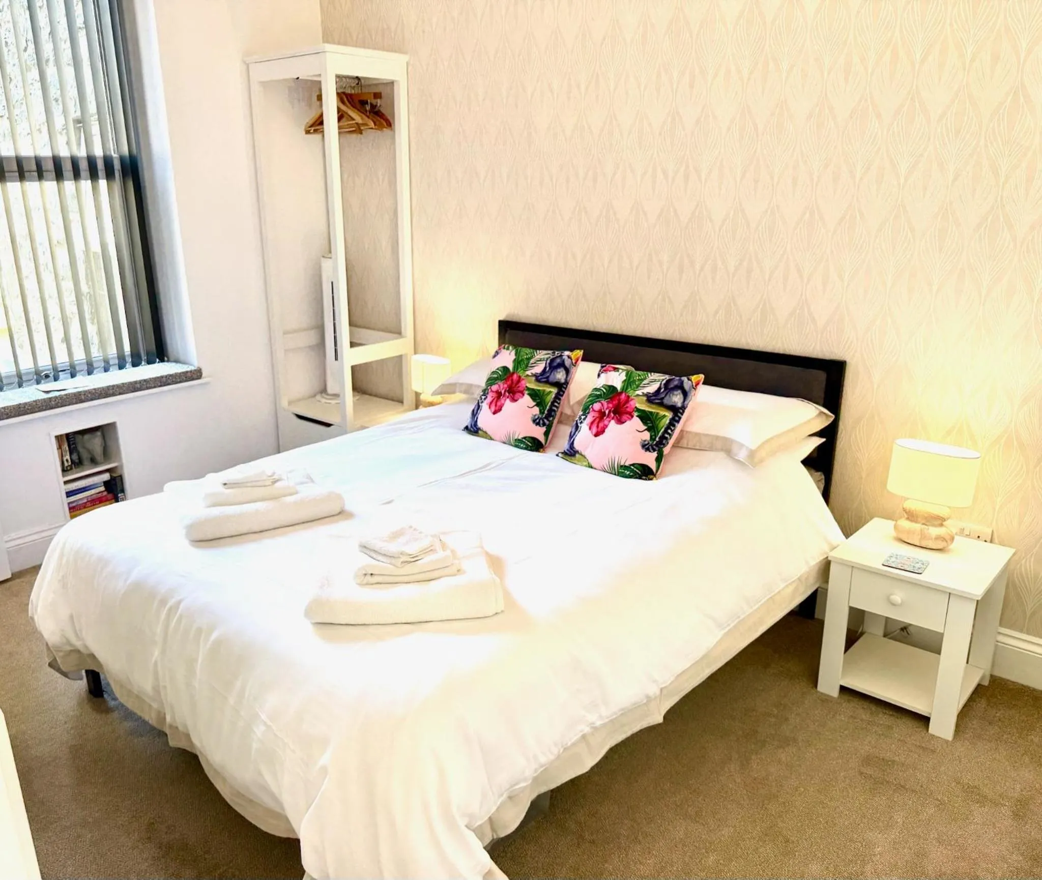 Bedroom, Bed in Bellaview Apartment Barmouth